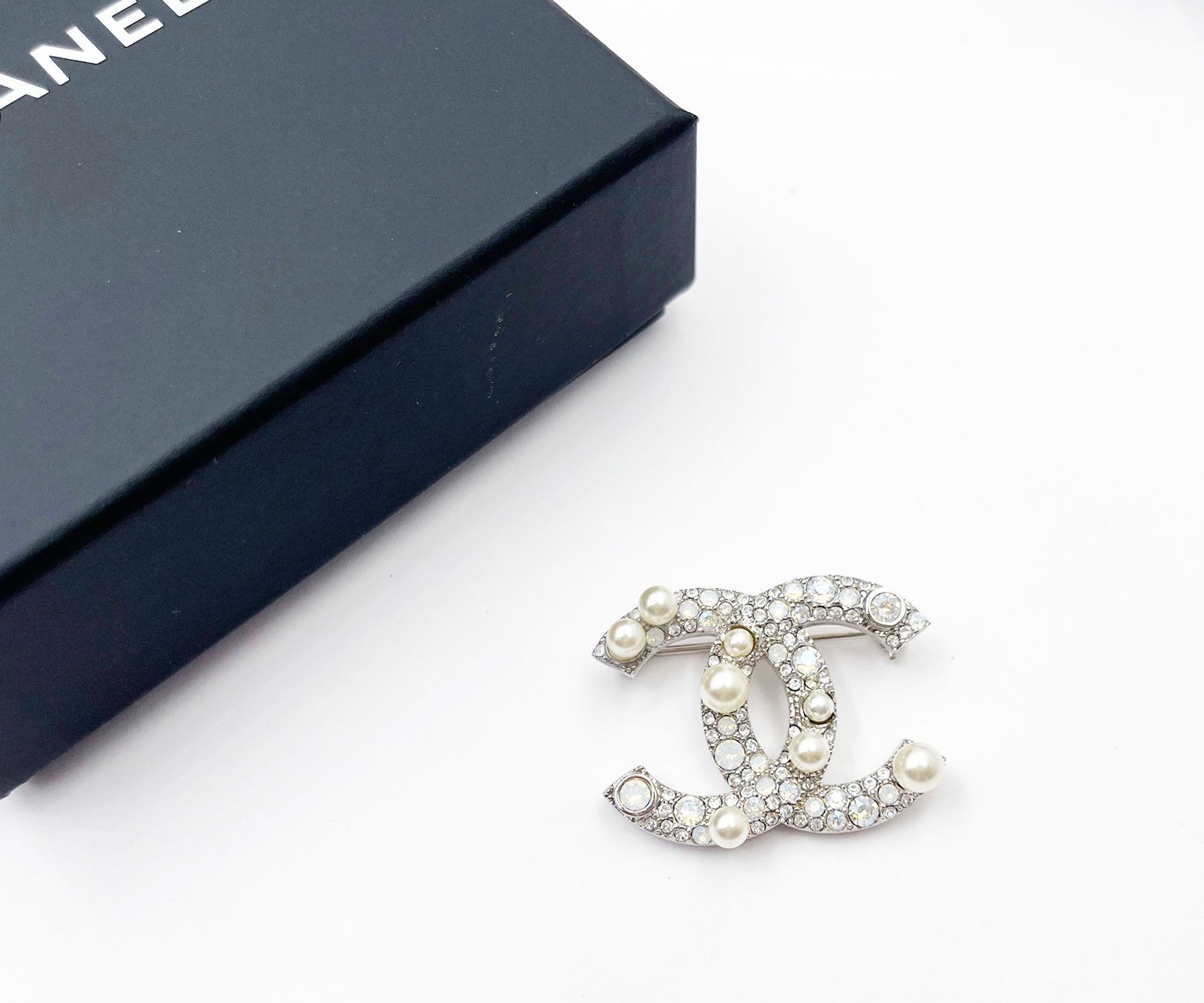 Chanel Chanel Silver CC Opal Crystal Pearl Small Brooch Size ONE SIZE - 2 Thumbnail