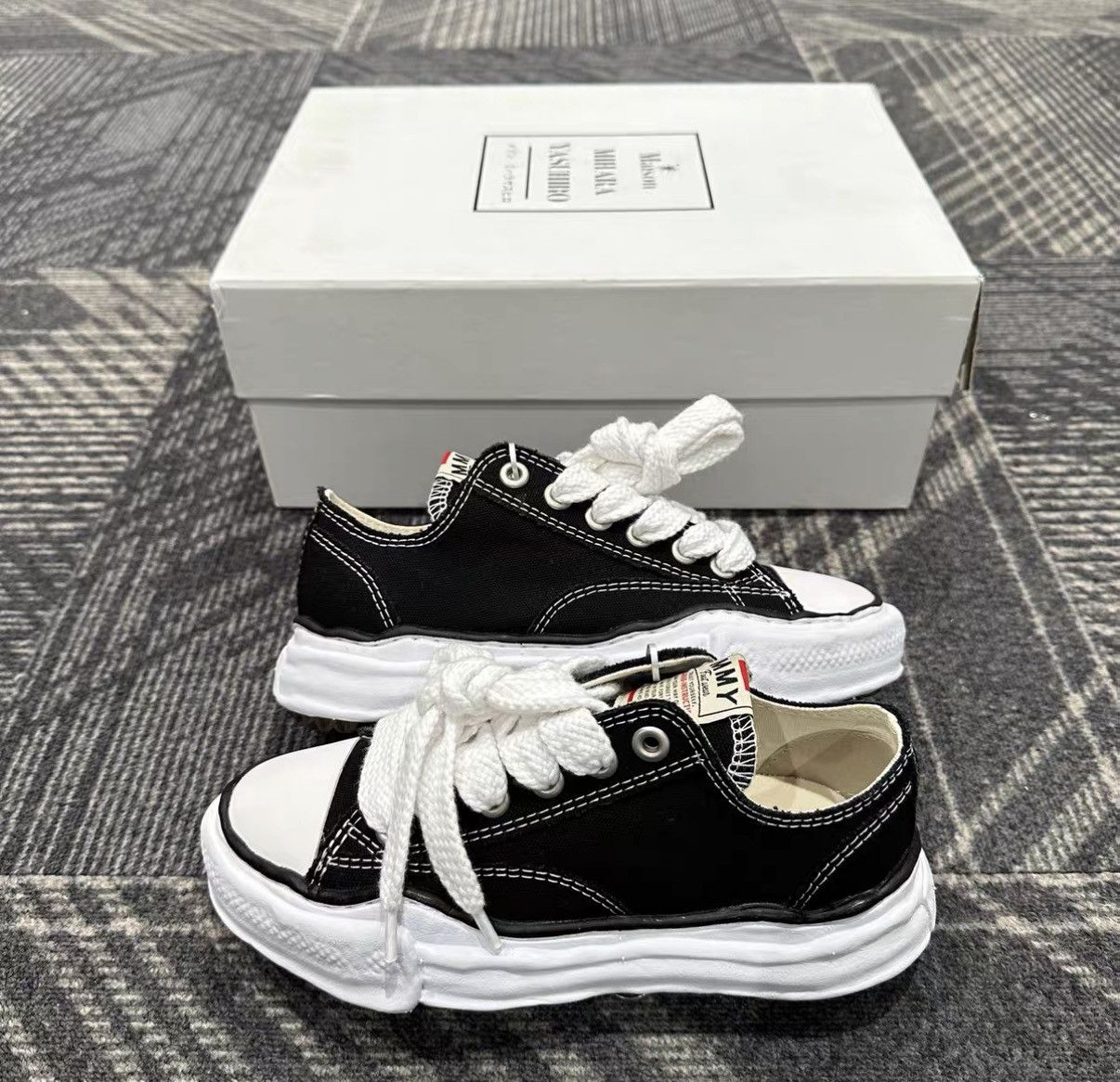 Maison MIHARA YASUHIRO MIHARA YASUHIRO Black & White Distorted Sneakers J42 Size US 6 / IT 36 - 4 Thumbnail