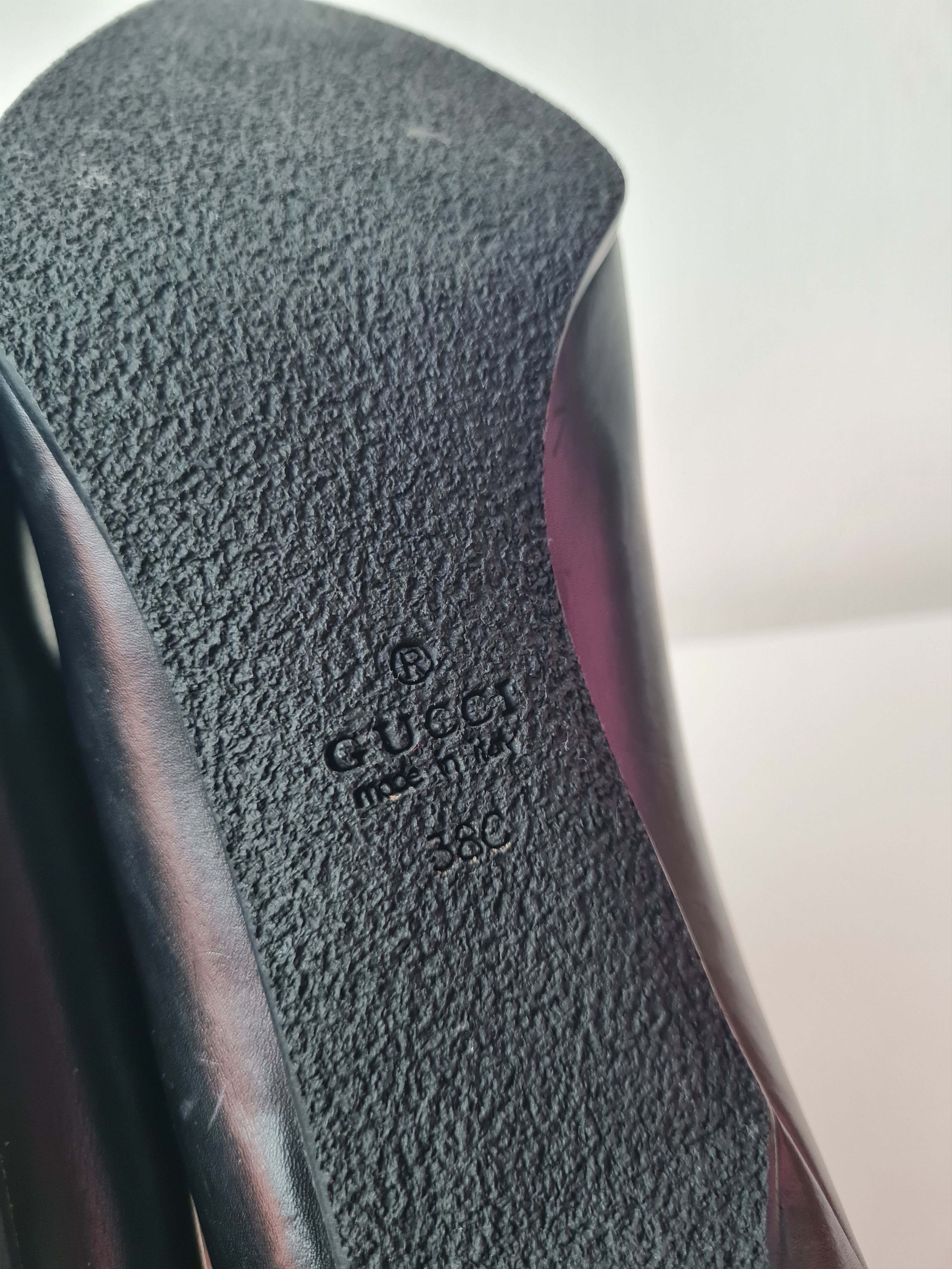 Gucci Vintage shoes Gucci almond toe heels black Luxury Sz 38 Size US 8 / IT 38 - 13 Thumbnail