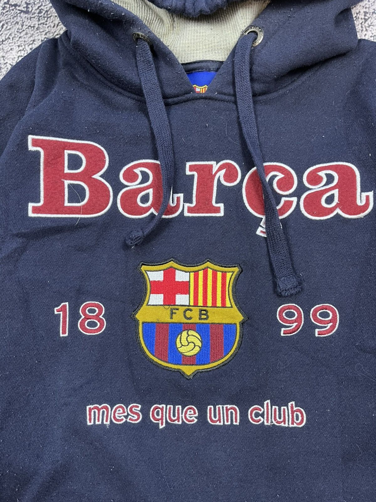 Vintage Vintage Barca logo hoodie Fc Barcelona size L Size US L / EU 52-54 / 3 - 4 Thumbnail
