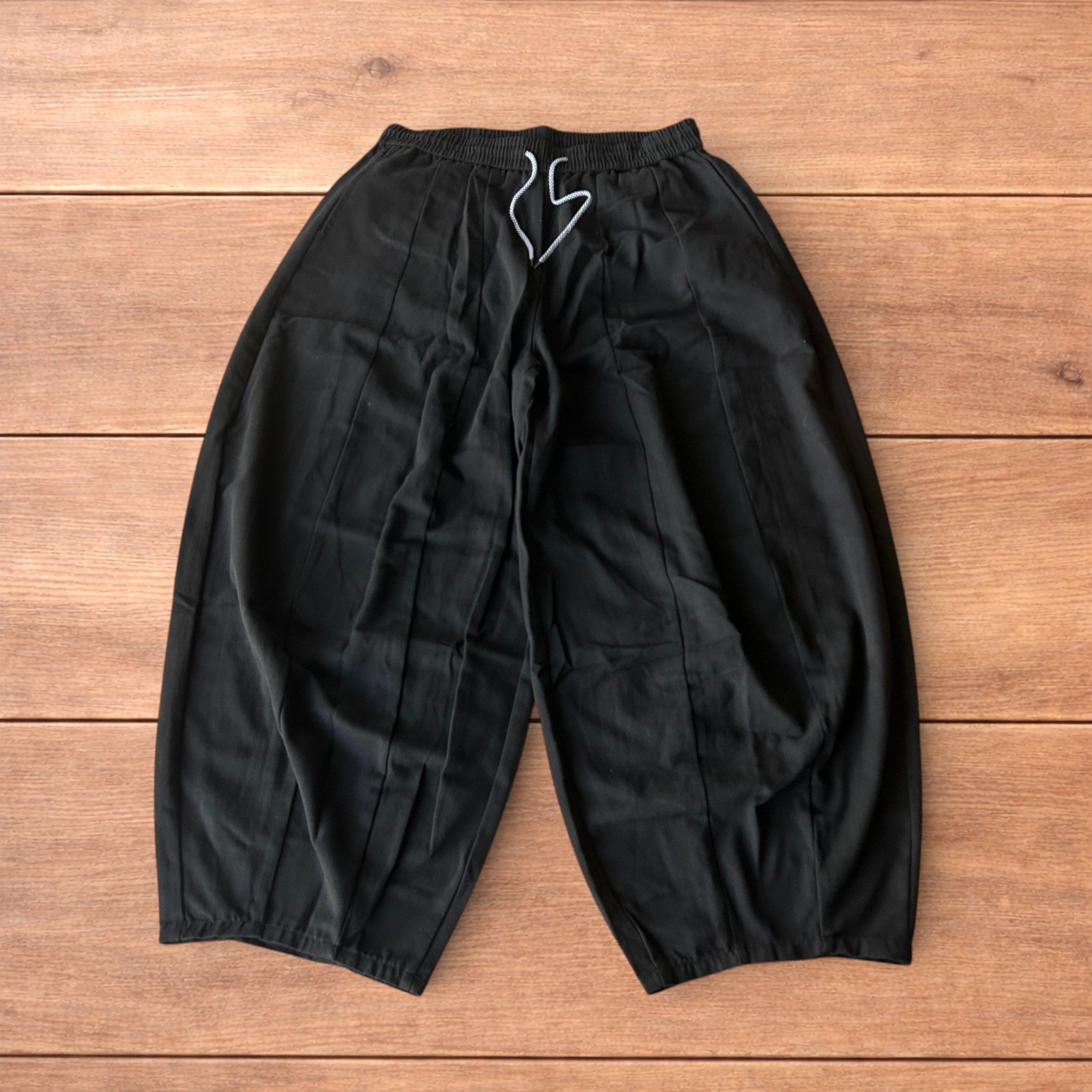 Japanese Brand Super baggy wide leg parachute trousers in black. Size US 34 / EU 50 - 1 Thumbnail