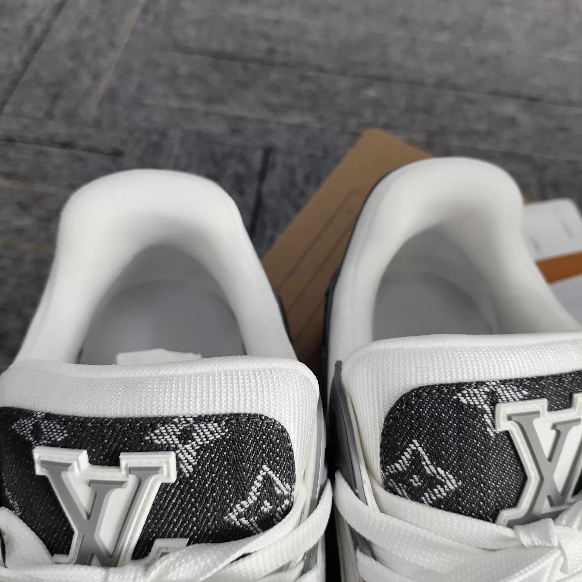 Louis Vuitton LV Gray & White Denim Trainer 7.5 New with Tags Size US 8.5 / EU 41-42 - 3 Thumbnail