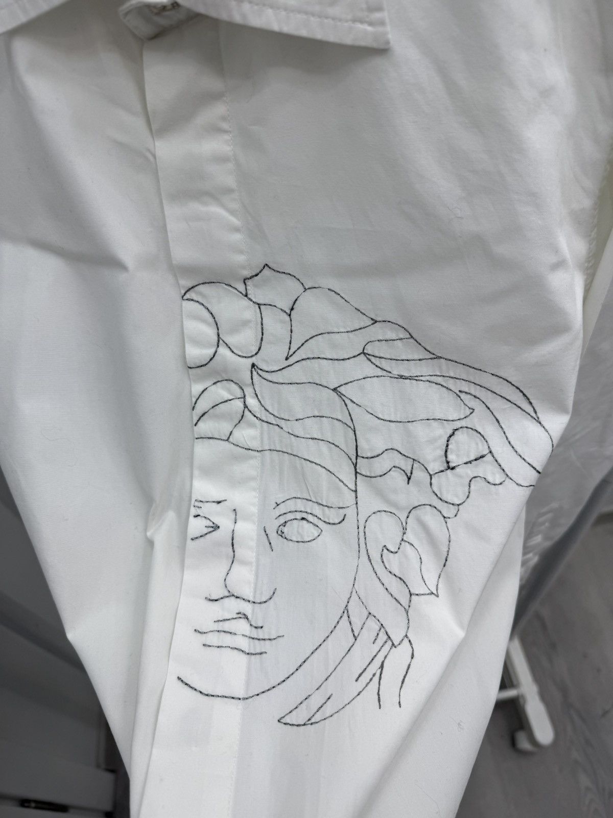 Versace Versace Dolm Medusa Embroidered Cotton Shirt Size US M / EU 48-50 / 2 - 7 Thumbnail