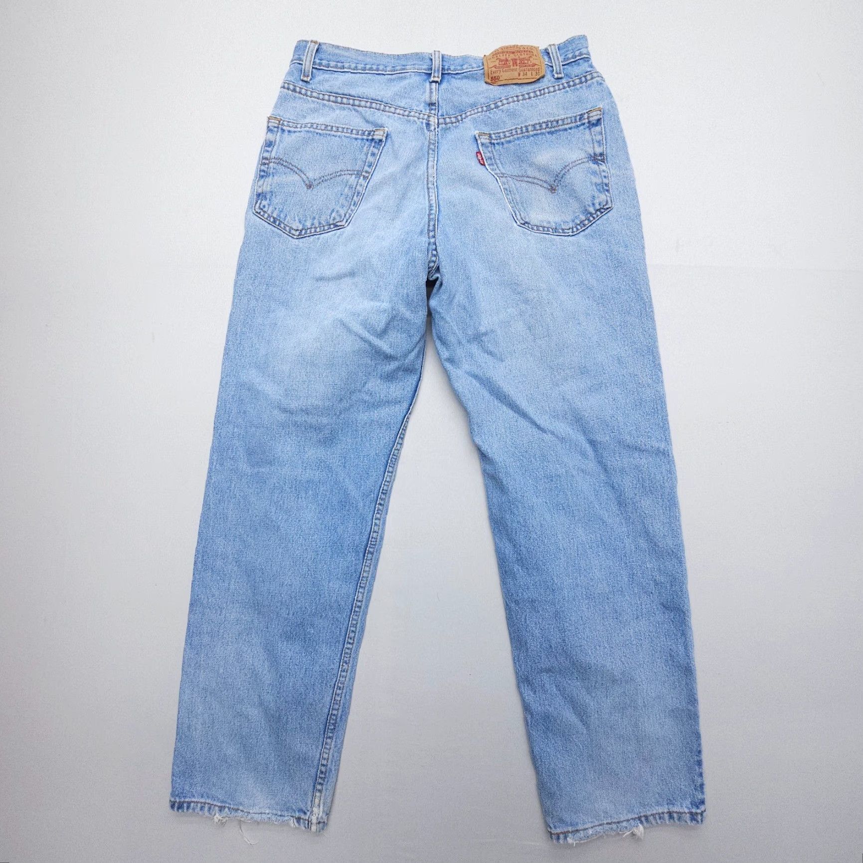 Levi's VINTAGE Levi's 550 Jeans Mens 34 x 30 Light Distressed 90s Baggy Relaxed Tapered Denim Blue Cotton 5-Pocket Style Mens US Size US 34 / EU 50 - 2 Thumbnail