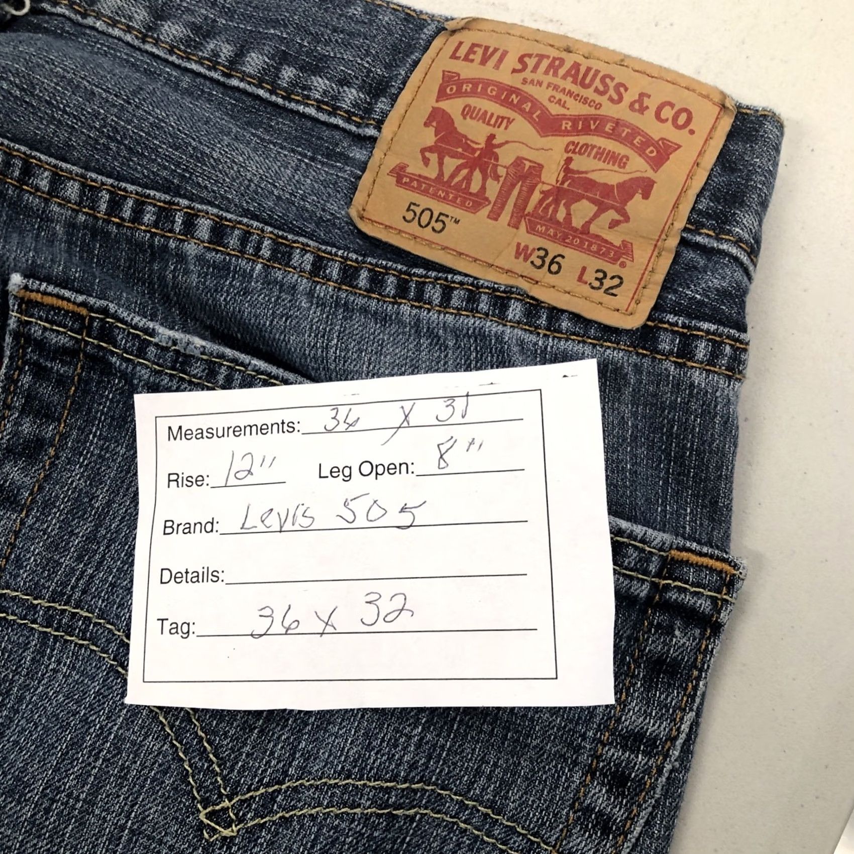 Levi's Levi's 505 Jeans Mens 36x31 Regular Straight Blue Denim Logo 5-Pocket Mid Rise Reg Fit United States 36 Mens Jeans Size US 36 / EU 52 - 2 Thumbnail