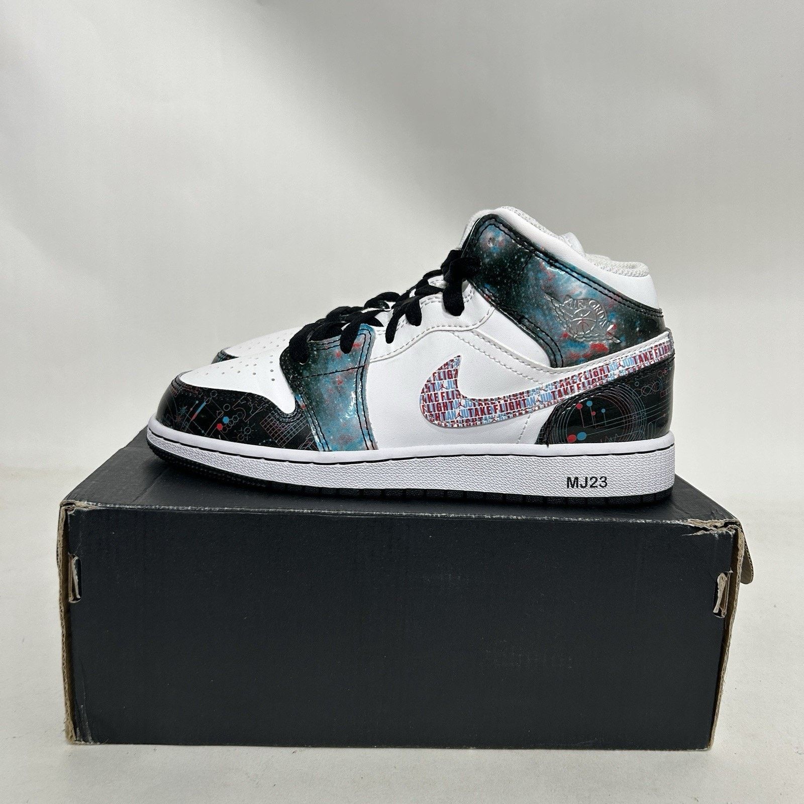 Jordan Brand Nike Air Jordan 1 Mid Retro SE GS “Take Flight” BQ6931-114 Size US 6 / IT 36 - 6 Thumbnail