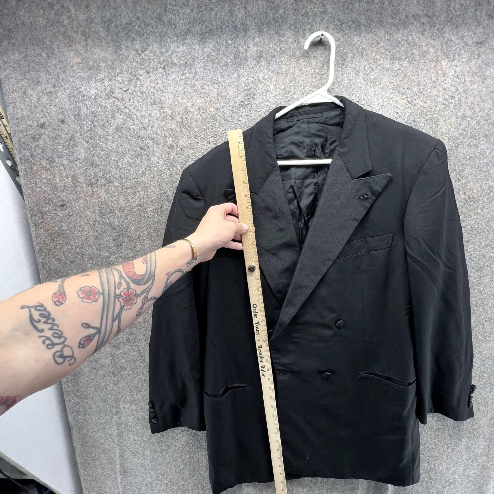Brioni VINTAGE Brioni Tuxedo Jacket Mens EU 54 L Black Double-Breasted Peak Peak Lapel Formal Italy Long Four-Button Three-Button Inner Pockets Mens Size 54R - 6 Thumbnail