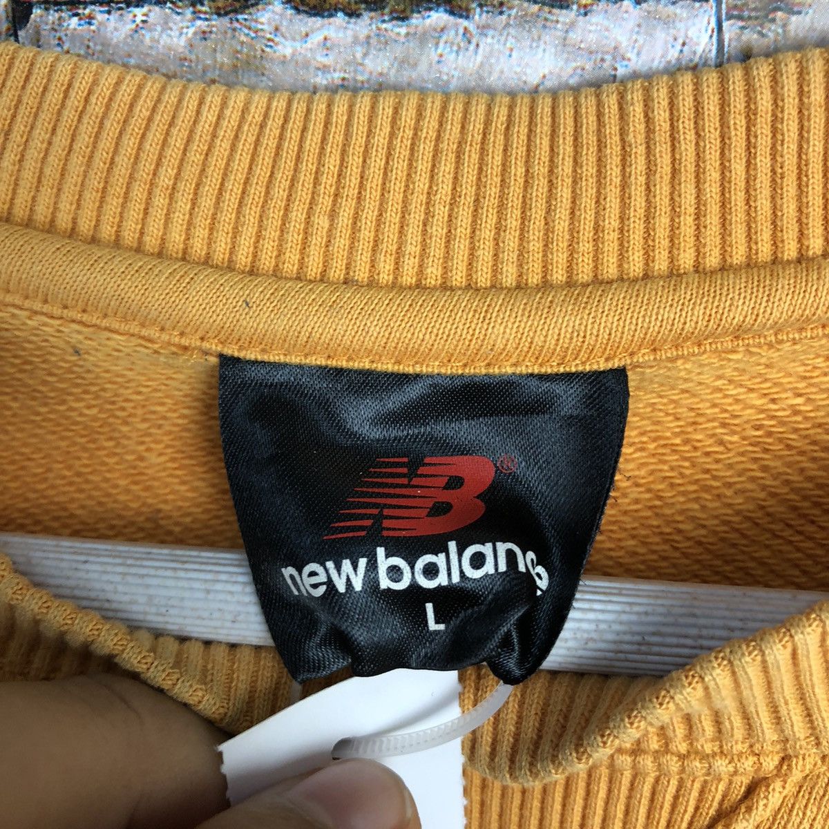 New Balance New Balance Orange ripped vintage Sweatshirt #A304 Size US M / EU 48-50 / 2 - 11 Thumbnail
