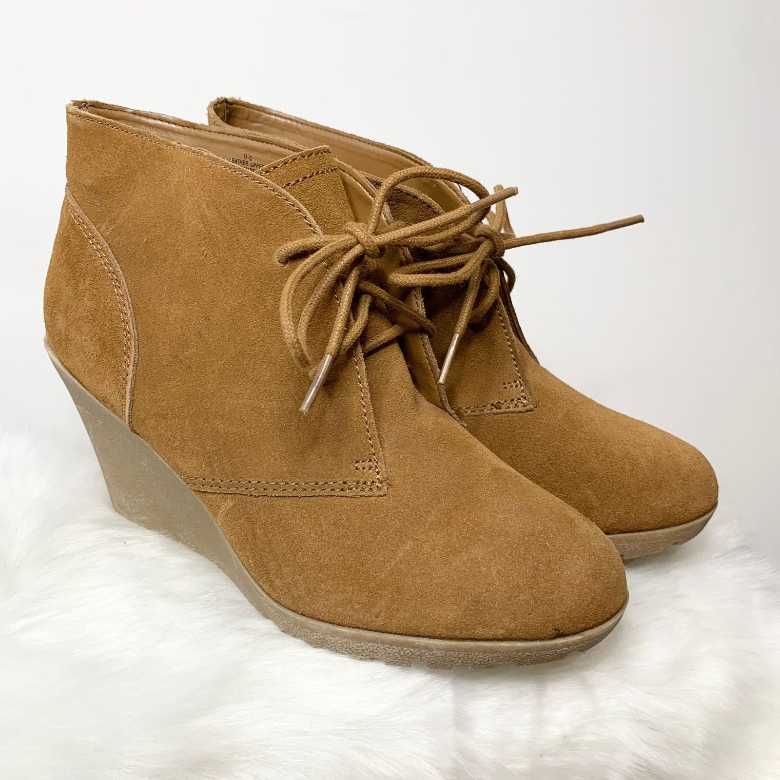 Merona Merona Leather Upper Brown Heel shoes size 9.5 Size US 9.5 / IT 39.5 - 1 Thumbnail