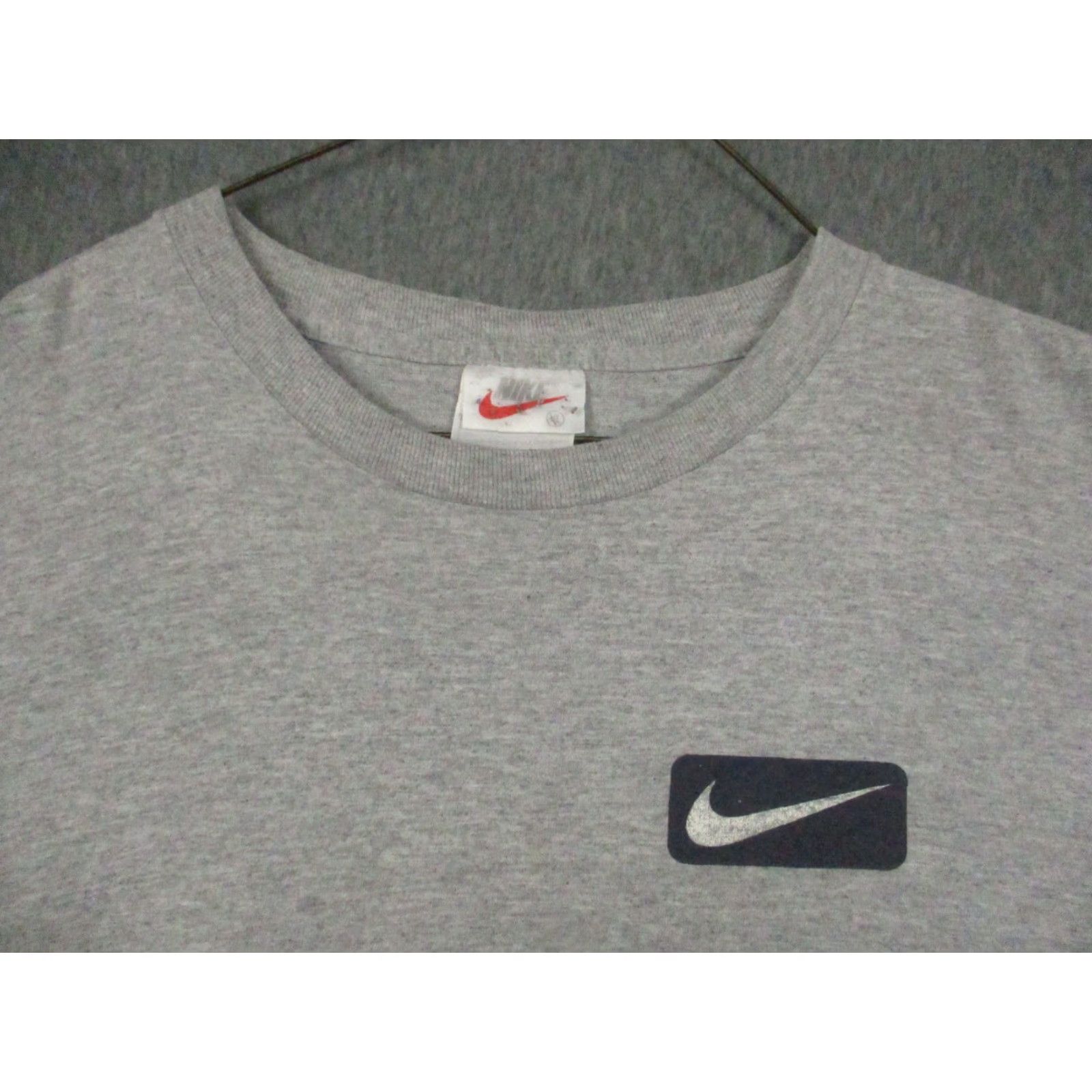 Nike VINTAGE Nike Shirt Mens XL Gray Swoosh Graphic Tee 90s 1996 Nike Swoosh Logo T-Shirt Mens Large Graphic Print Short Sleeve Crew Neck Cotton Polyester Size US L / EU 52-54 / 3 - 2 Thumbnail