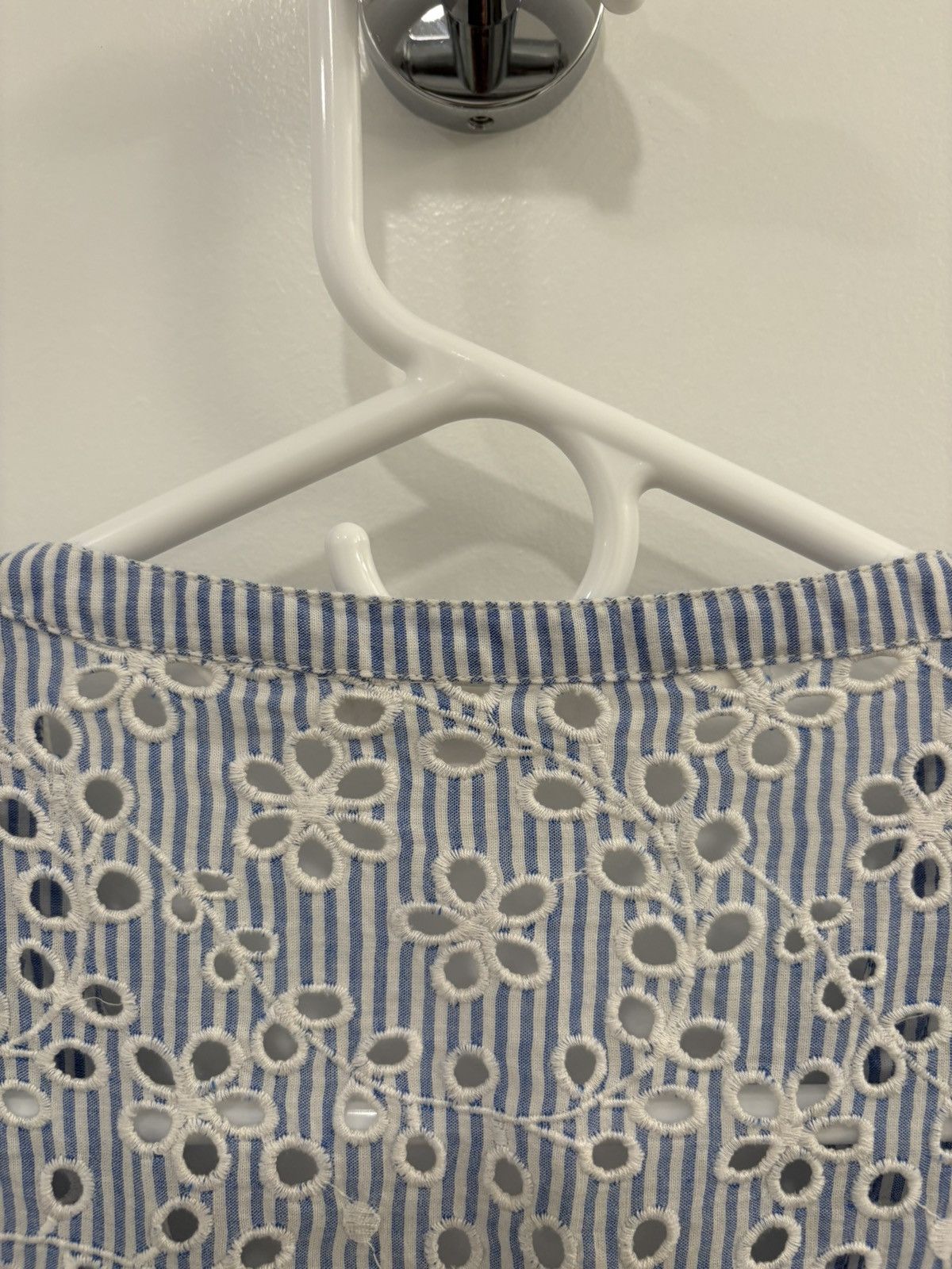 Veronica Beard Veronica Beard Seersucker Eyelet Kash Top Size 0 Size XS / US 0-2 / IT 36-38 - 11 Thumbnail