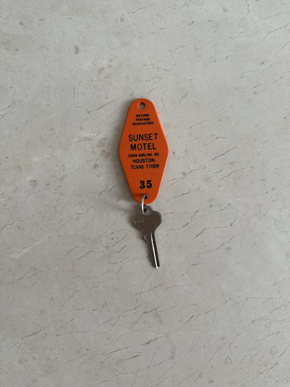 Vintage Sunset Motel Room Key Keychain Keyring Size ONE SIZE - 1 Thumbnail