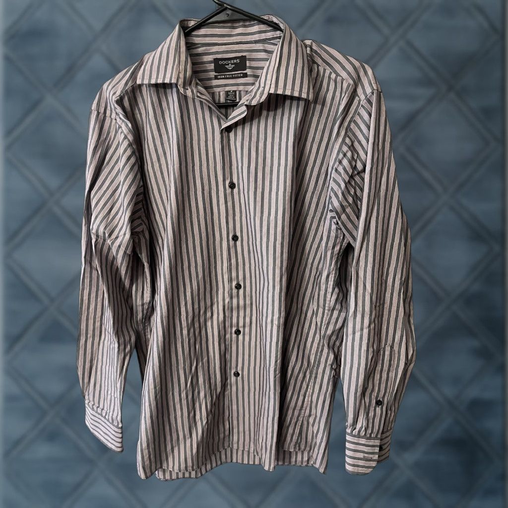 Dockers VINTAGE Dockers Shirt Men Button-Up Collared Long Sleeve Blue Stripe Non-Iron Wrinkle Resistant 15/15-1/2 32/33 M Size 40R - 1 Thumbnail