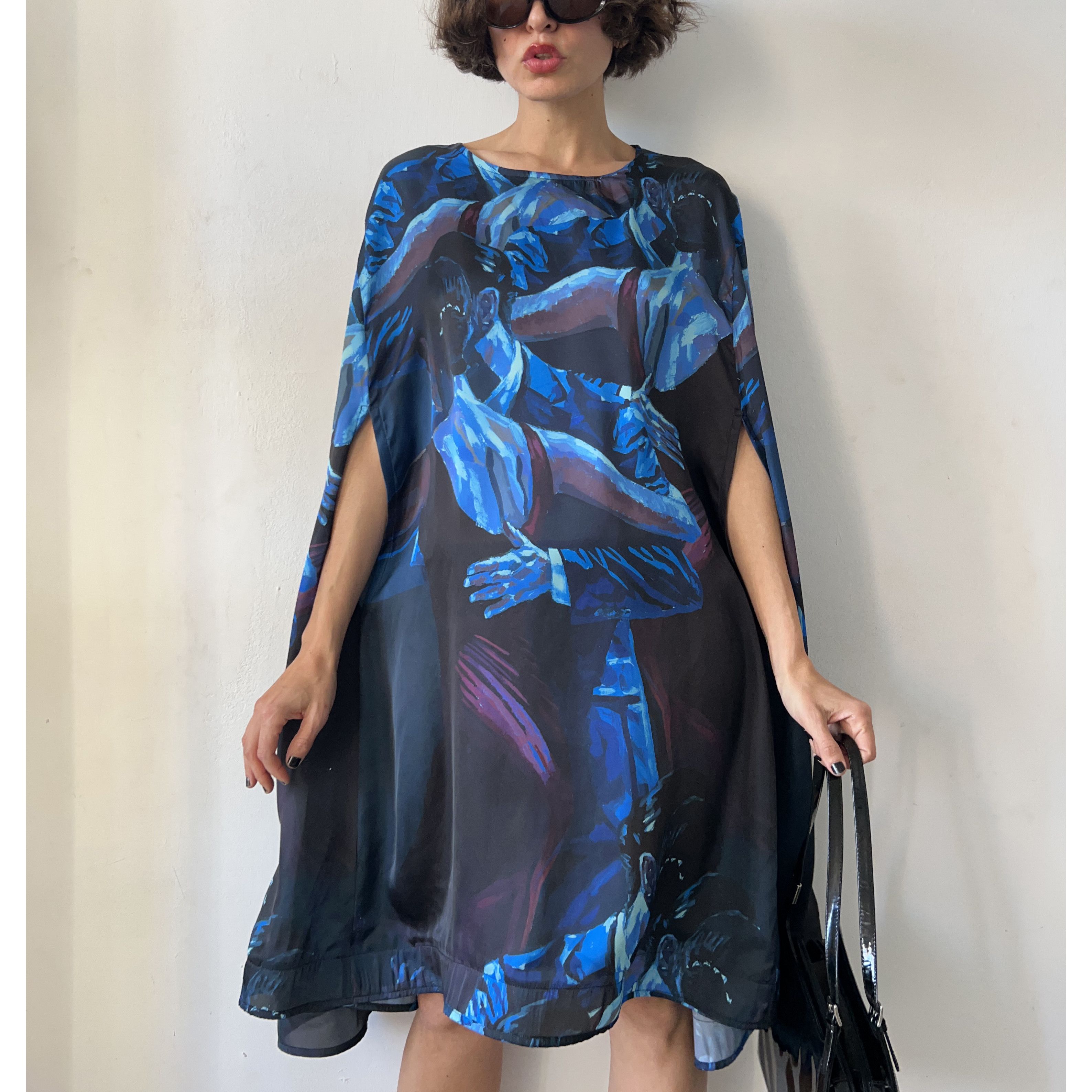 Designer × Handmade Designer handmade couple dance print cocktail cape dress Size ONE SIZE - 1 Thumbnail