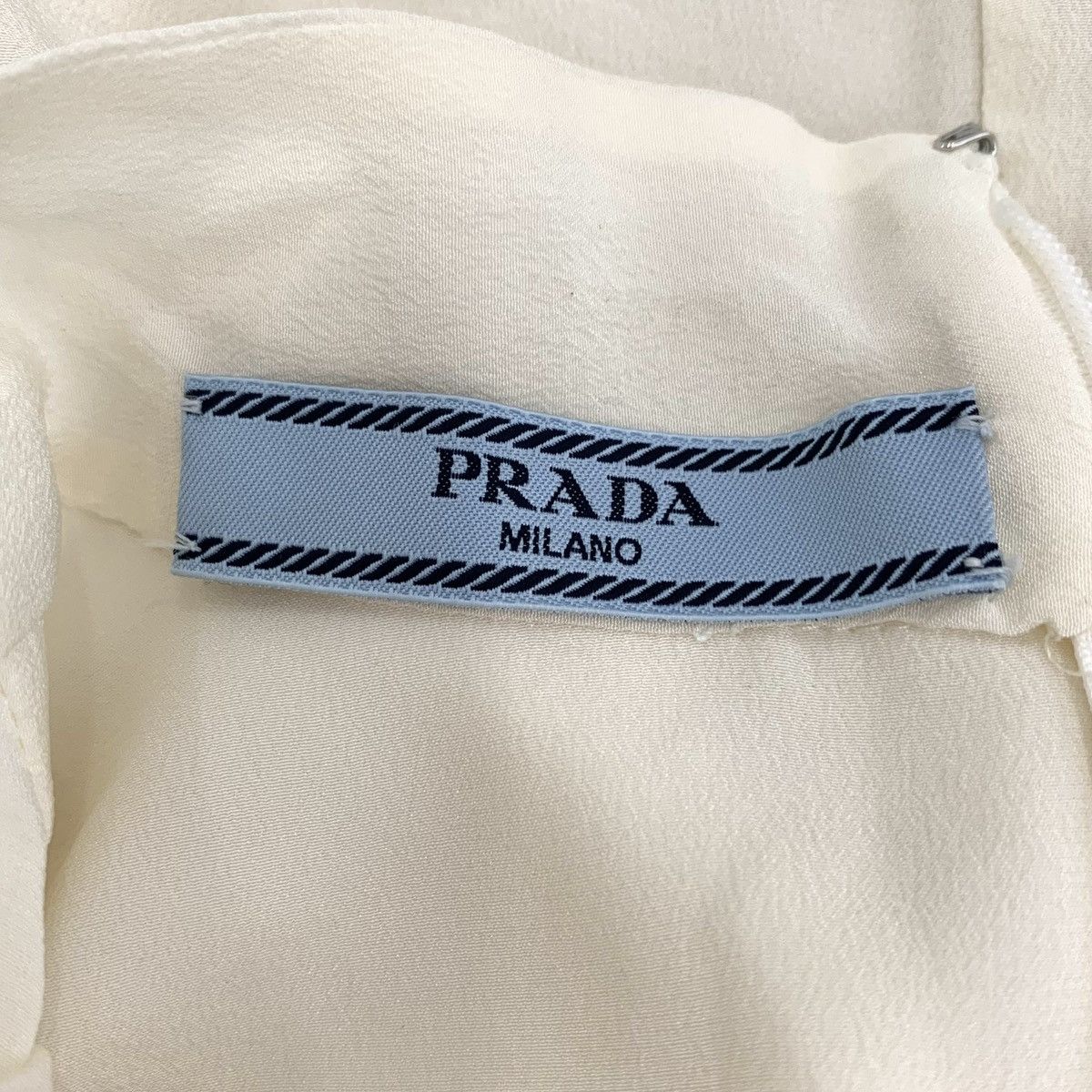Prada Prada Off-white Bow Tie Silk Long Sleeve Shirt K26WX Size M / US 6-8 / IT 42-44 - 6 Thumbnail