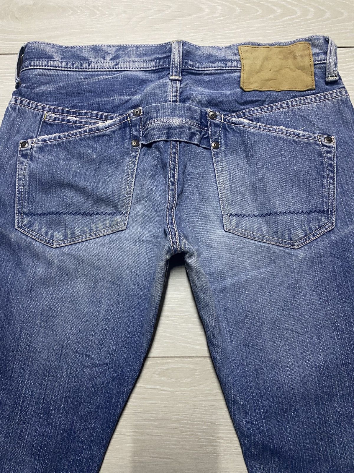 Vintage Japanese Brand Faded Wash Distressed Slim Straight