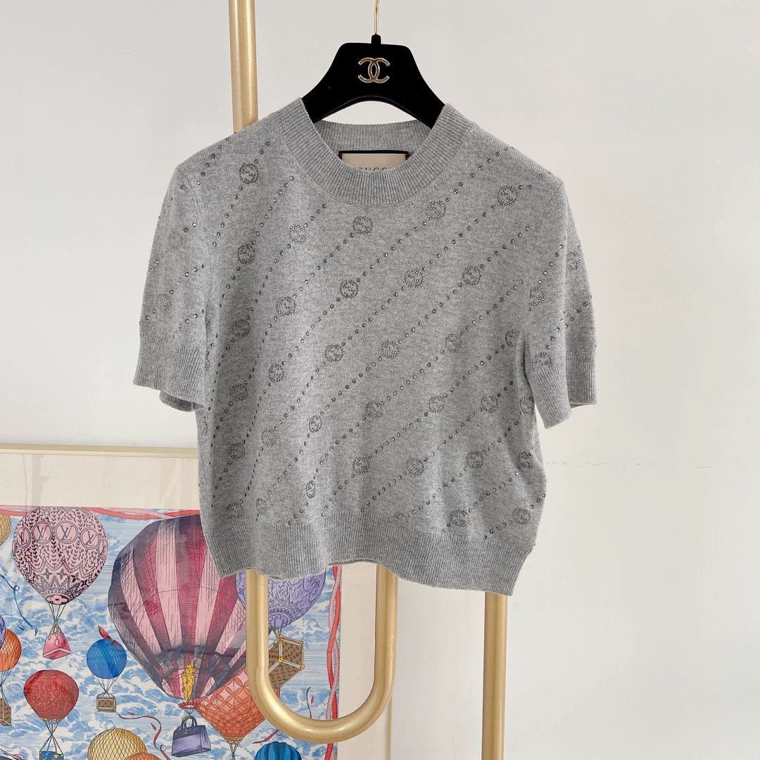 Gucci Gucci Crystal Gray Pull-Over S 6332 Size S / US 4 / IT 40 - 1 Thumbnail