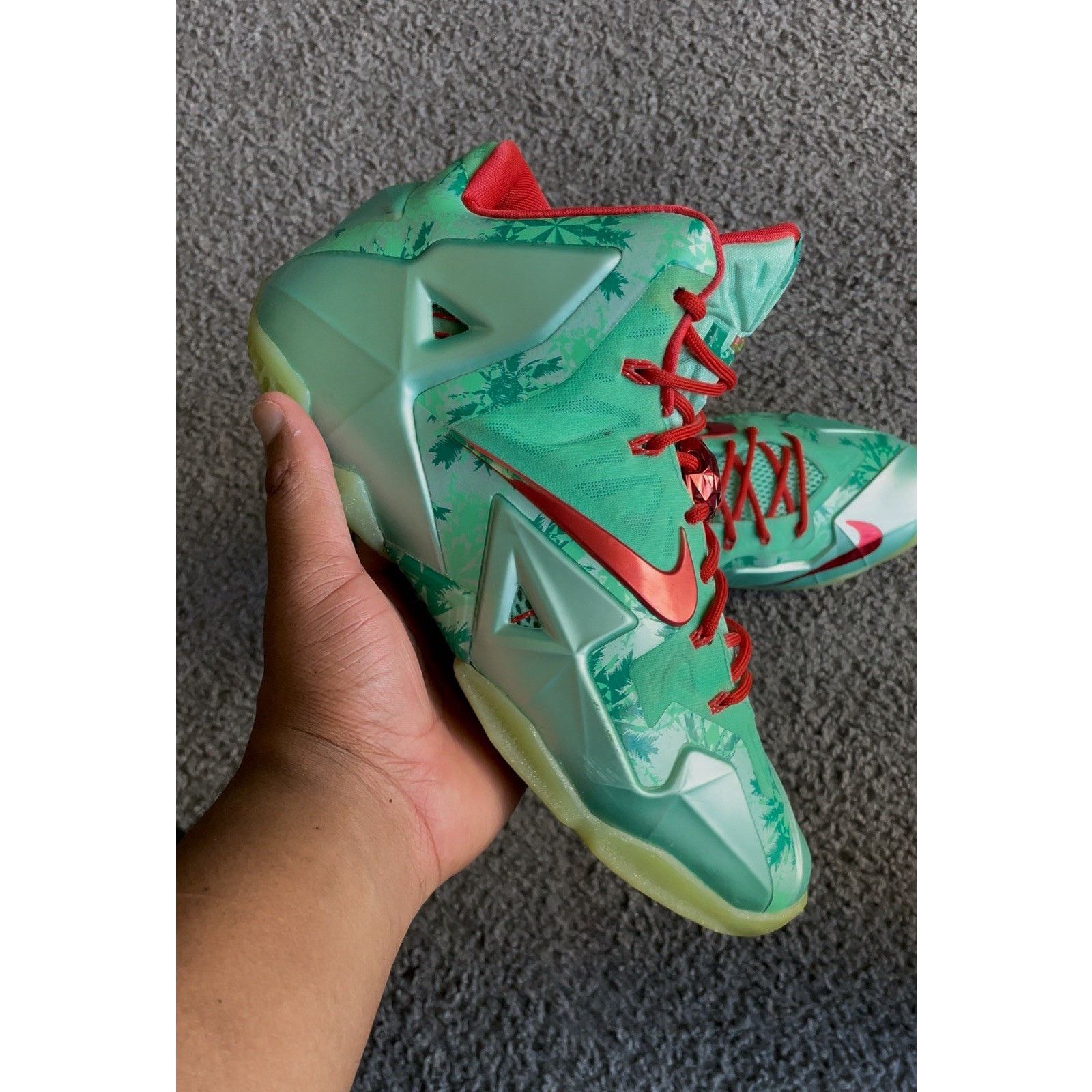 Nike Size 10- Nike LeBron 11 "Christmas" 616175-301 Size US 10 / EU 43 - 1 Thumbnail