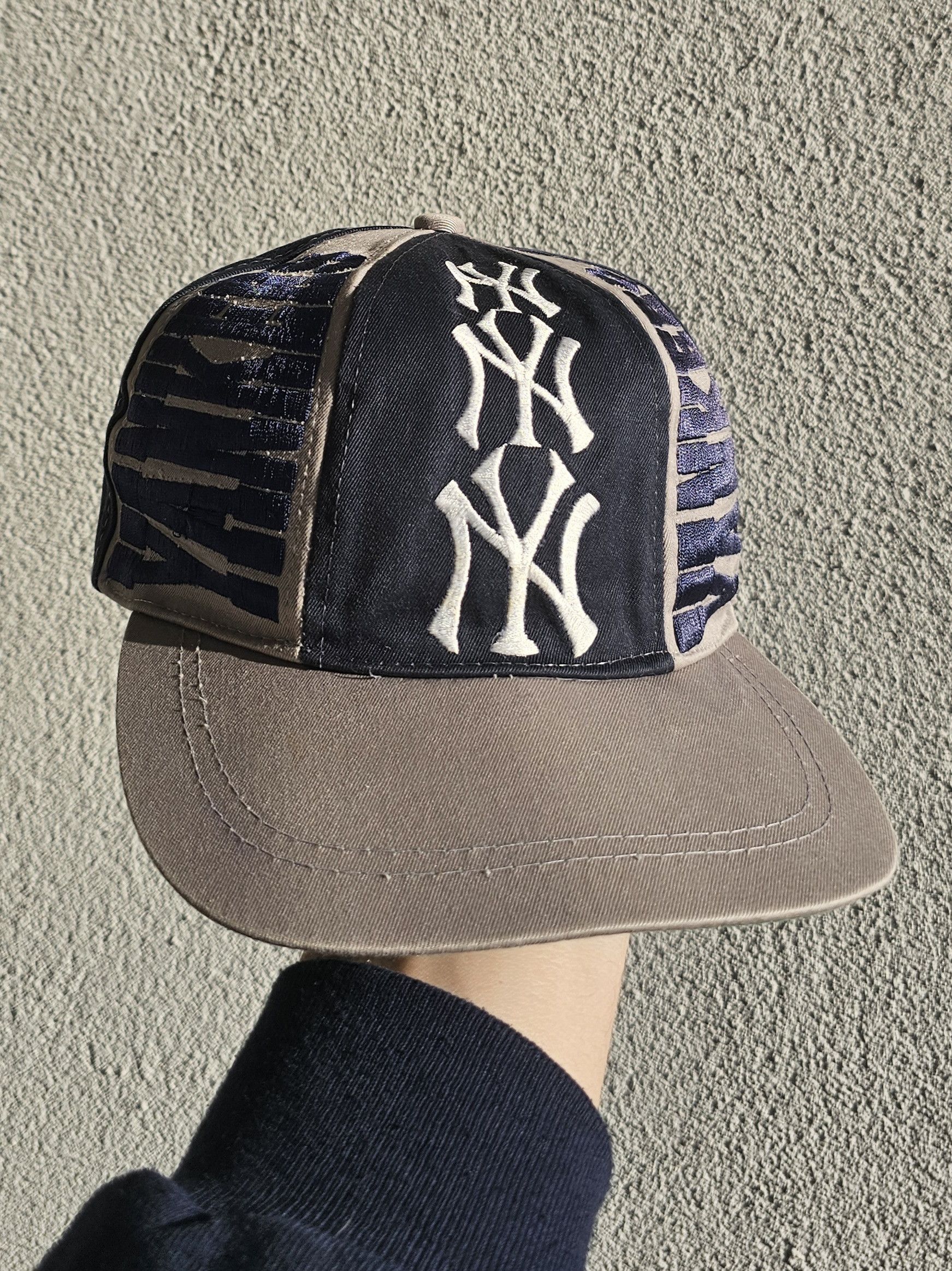 New York Yankees NY Yankees Vintage Big Logo Hat Size ONE SIZE - 1 Thumbnail