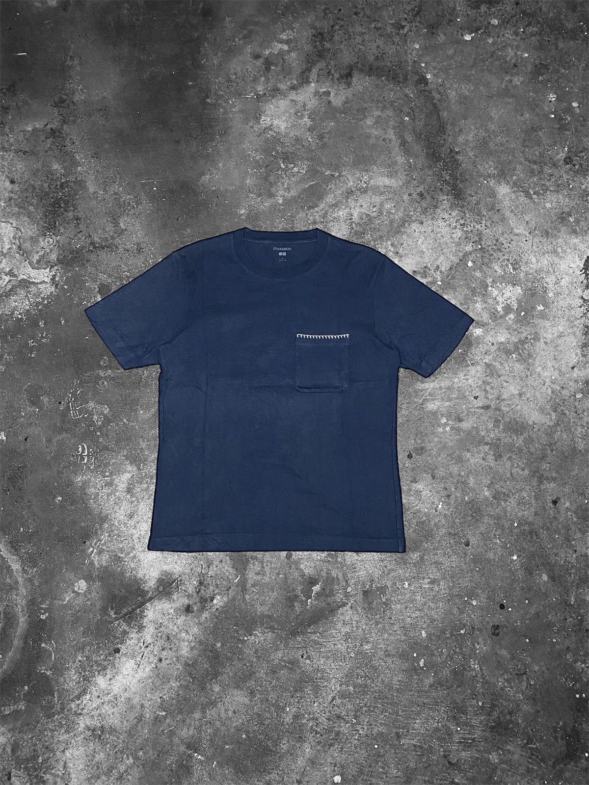 JW Anderson × Uniqlo J.W.Anderson x Uniqlo Single Pocket Tshirt Size US M / EU 48-50 / 2 - 1 Thumbnail