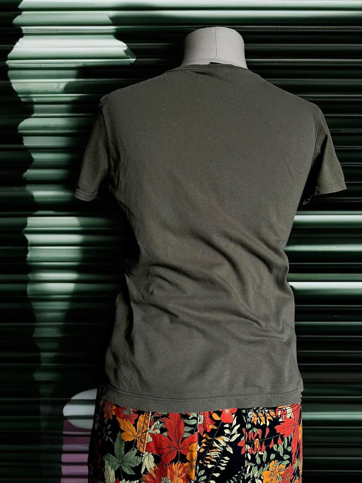 Band Tees × Vintage × Zion Rootswear Women's T-shirt, ZION Rootswear with Jimi Hendrix from 2004. Size S / US 4 / IT 40 - 4 Thumbnail