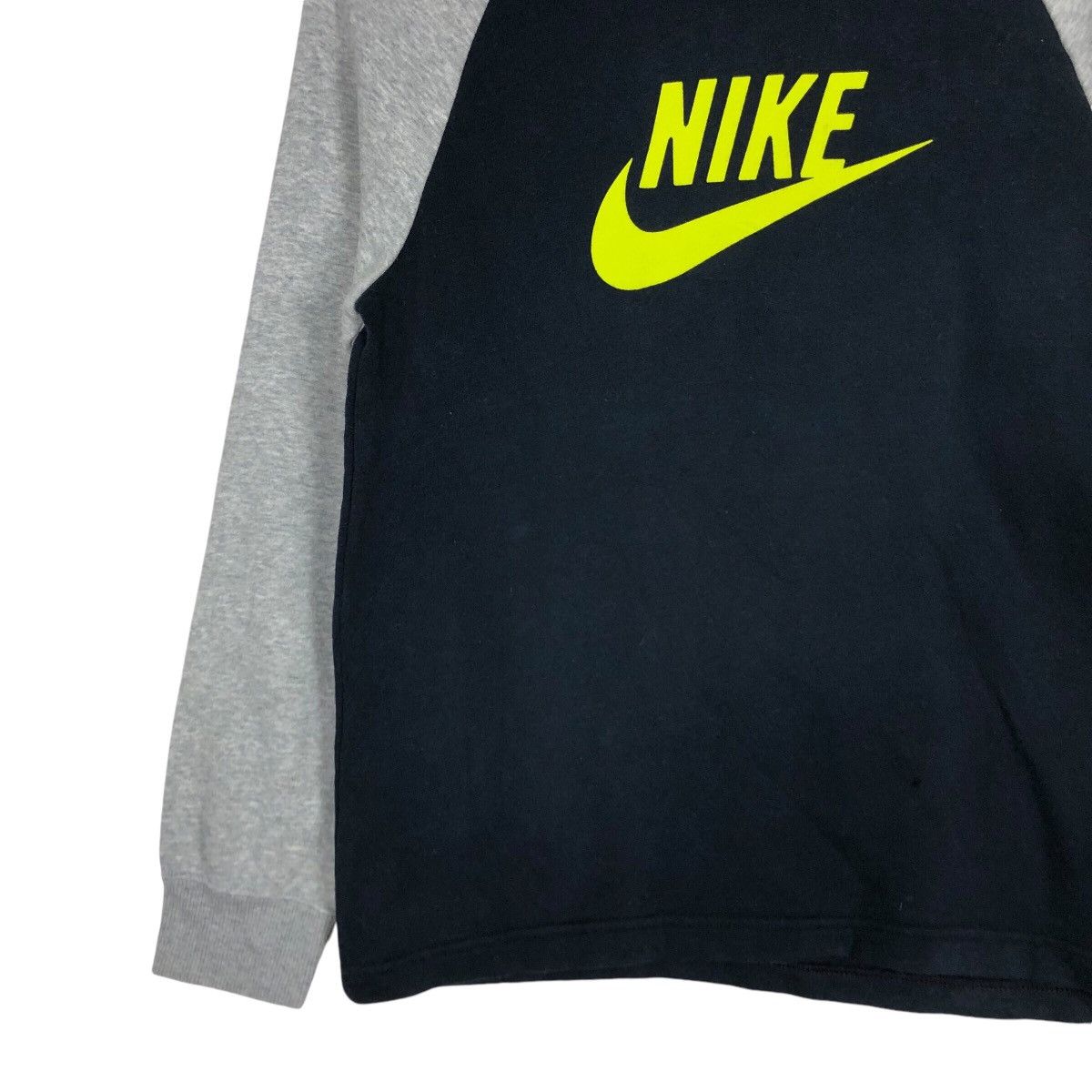 Nike × Vintage Vintage Nike Raglan Sweatshirt Rare Size US S / EU 44-46 / 1 - 3 Thumbnail