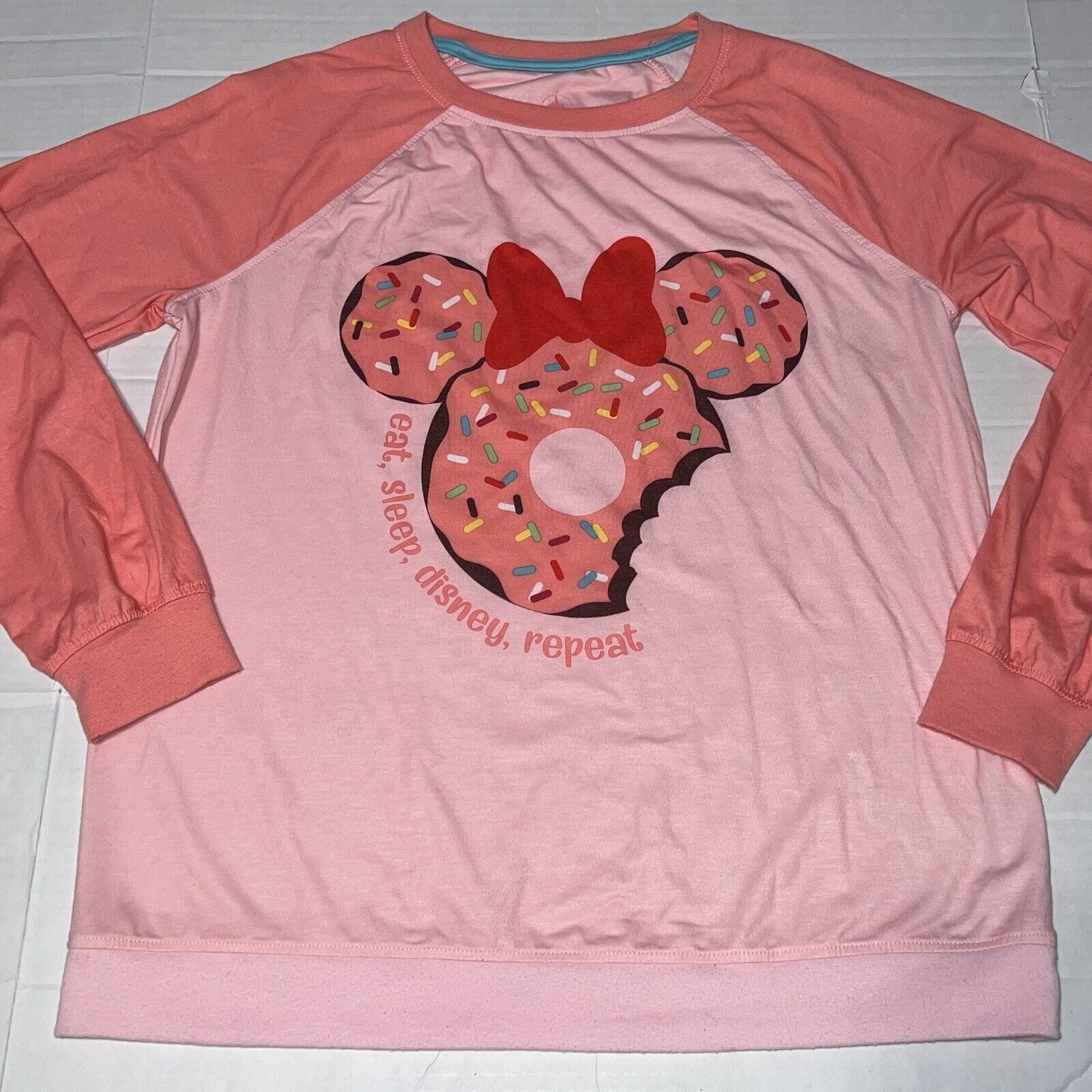 Disney Disney Sweater Womens Medium M Pink Minnie Mouse Donut Size M / US 6-8 / IT 42-44 - 1 Thumbnail