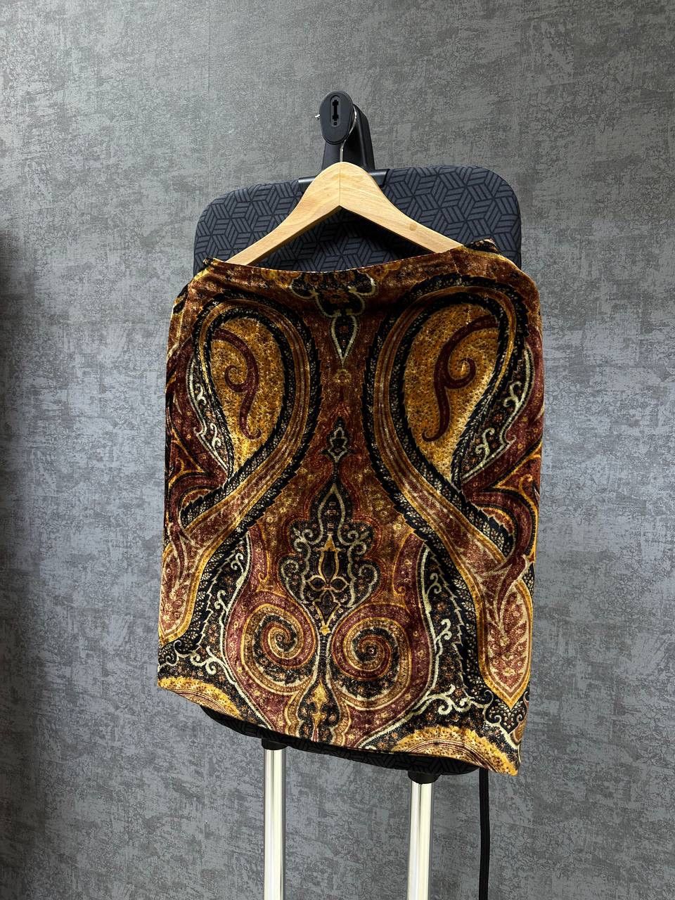 Etro × Vintage Vintage Etro Velvet Velor Knee Length Yellow Skirt Size 28" / US 6 / IT 42 - 7 Thumbnail