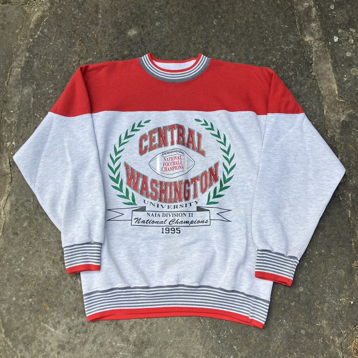 Vintage VTG 1995 Central Washington University Crewneck Size US M / EU 48-50 / 2 - 1 Thumbnail