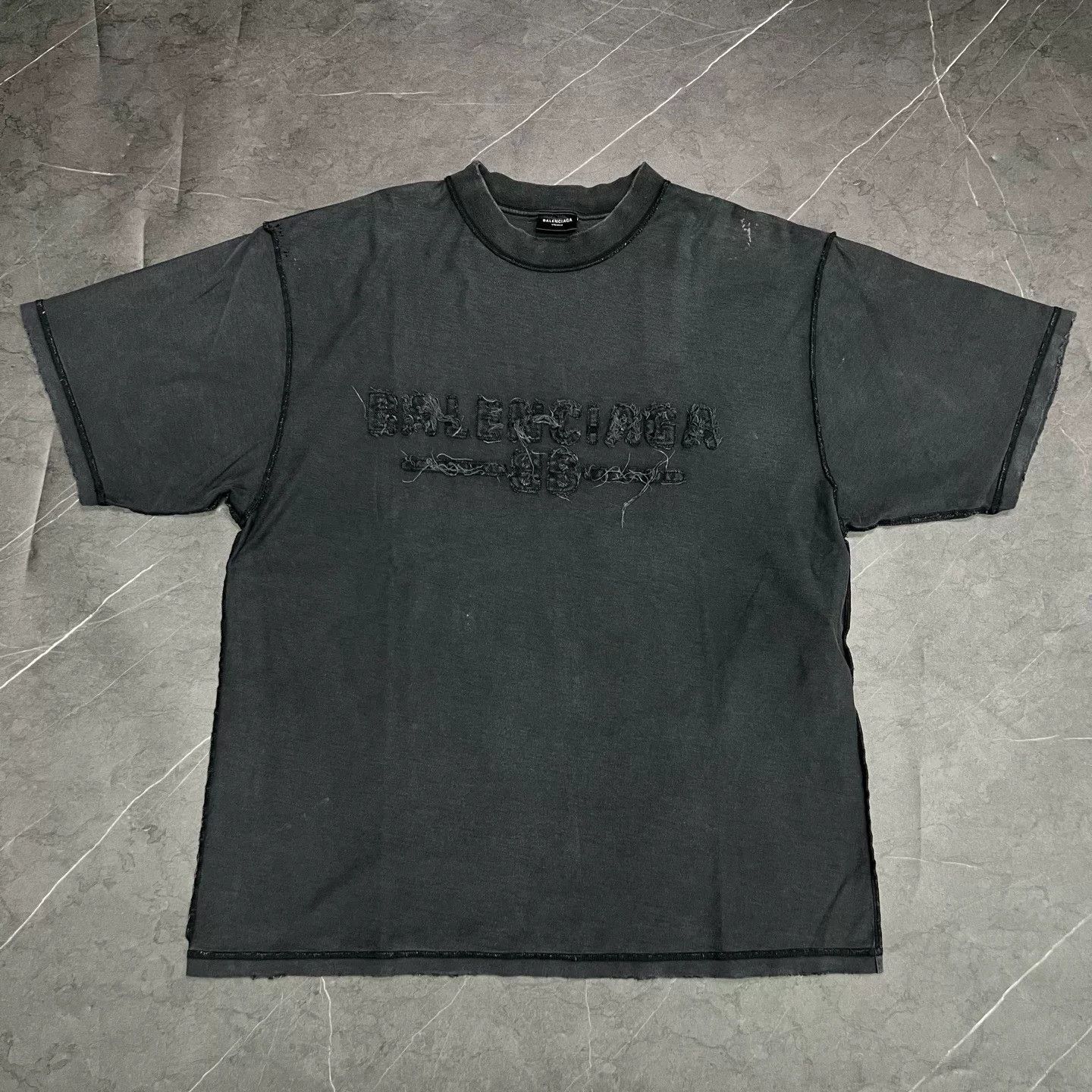 Balenciaga balenciaga distressed short sleeve t-shirt Size US M / EU 48-50 / 2 - 1 Thumbnail