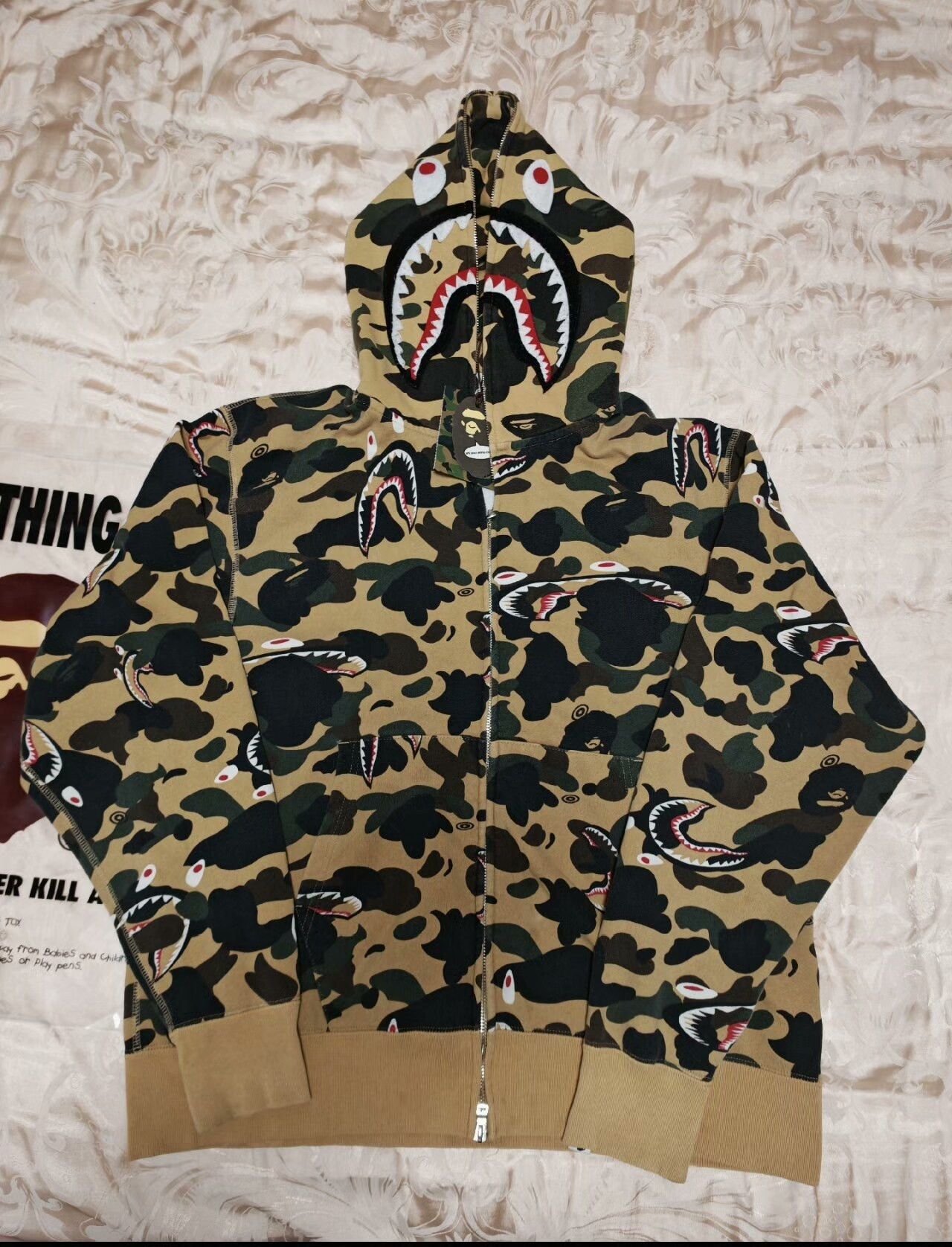 Bape Bape Shark Camo Yellow Hoodie L Men Size US L / EU 52-54 / 3 - 1 Thumbnail