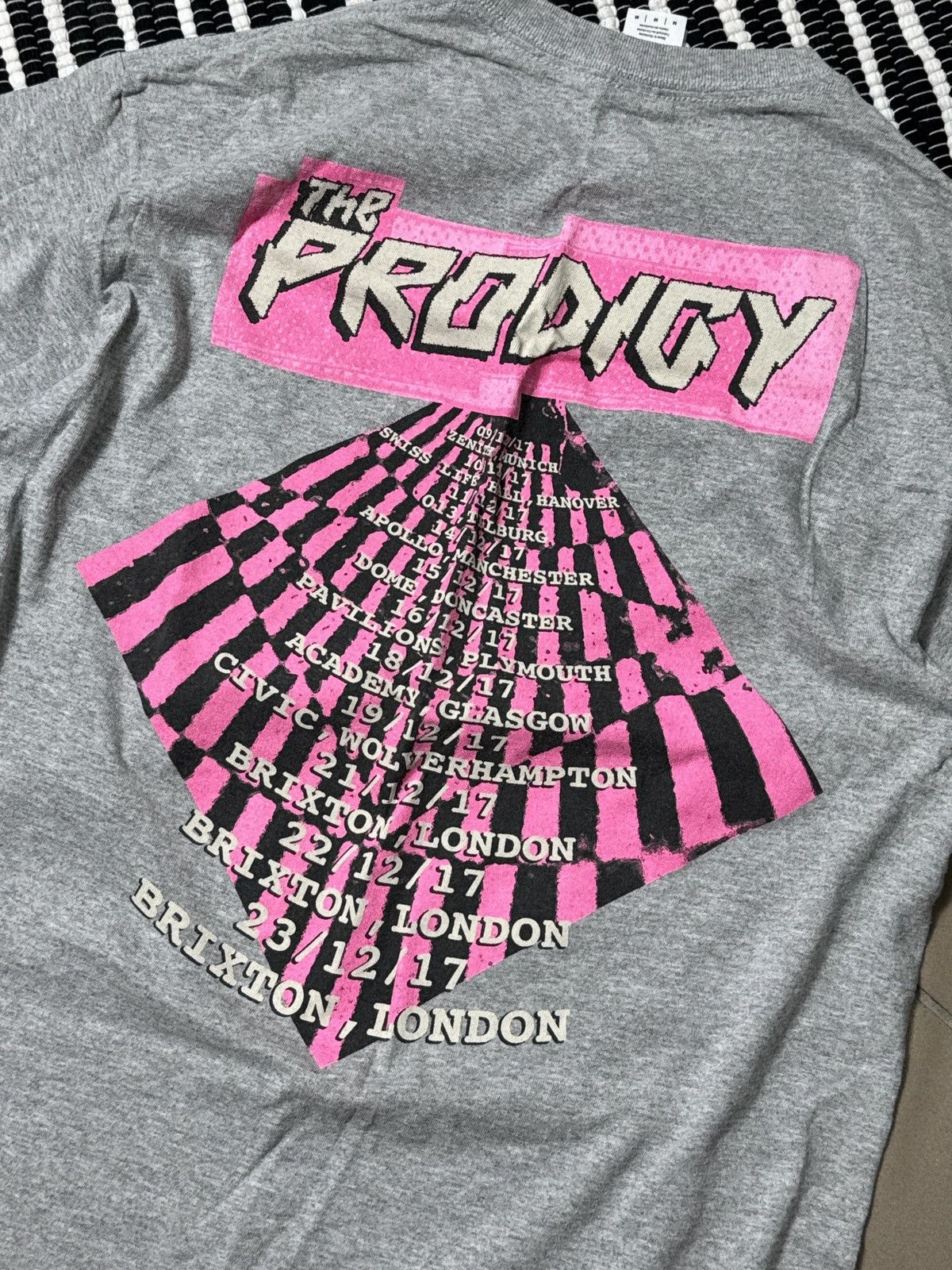 Other VINTAGE PRODIGY 2017 GREY TEE SHIRT Size US M / EU 48-50 / 2 - 5 Thumbnail