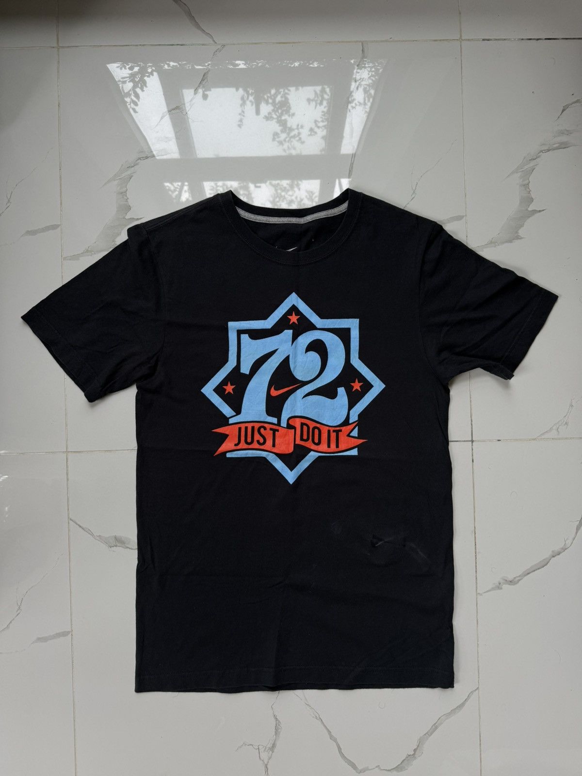 Nike 90’s NIKE RARE 72 BIG CENTRAL LOGO SWOOSH Y2K RETRO TSHIRT Size US M / EU 48-50 / 2 - 1 Thumbnail