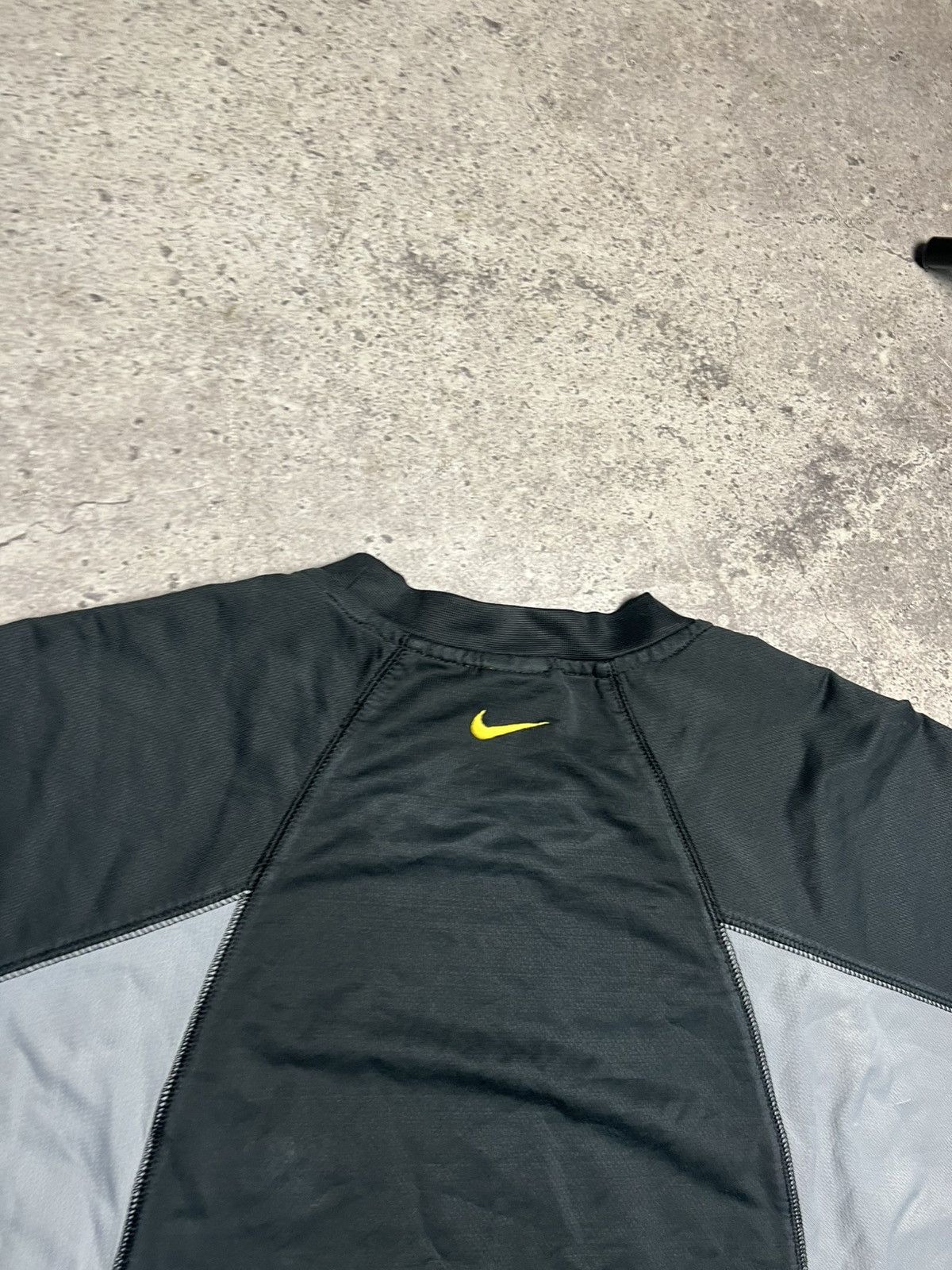Nike Vintage 90s Nike Shox T-Shirt Rare Retro Hype Y2K TN Size US S / EU 44-46 / 1 - 14 Thumbnail
