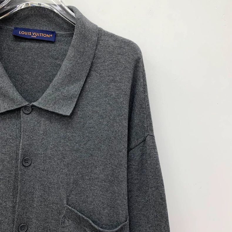Louis Vuitton Louis Vuitton size 5l 24 dark grey pocket logo embossed cot Size US M / EU 48-50 / 2 - 3 Thumbnail