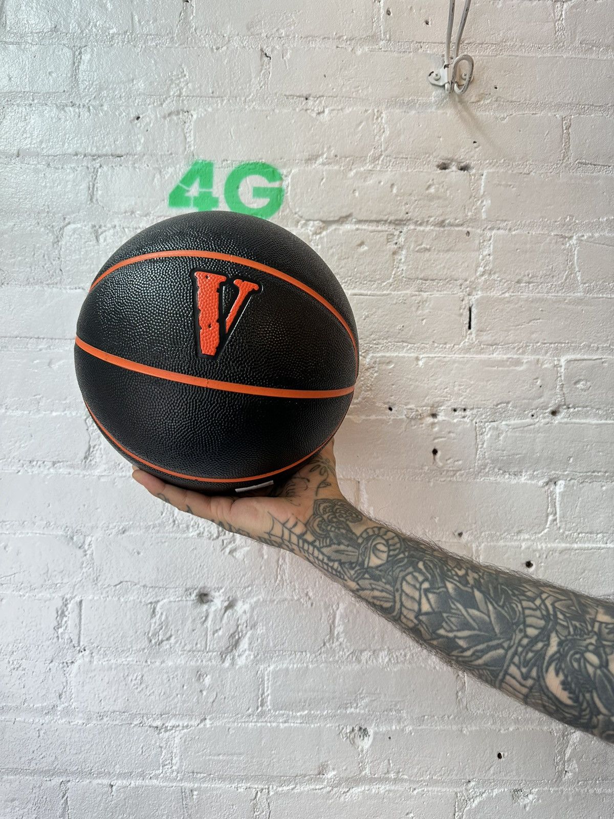 Vlone 1-1 VLONE BASKETBALL Size ONE SIZE - 1 Thumbnail