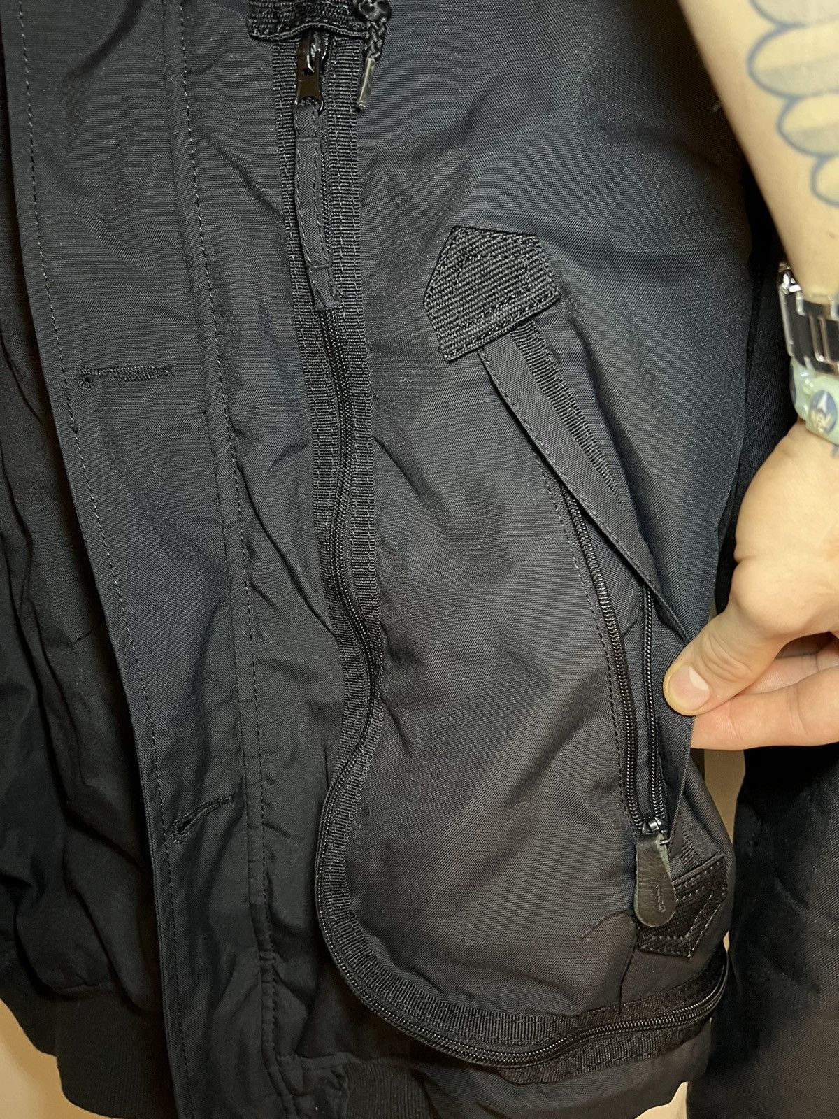 Alpha Industries Vintage Alpha Industries fur hood & patches bomber jacket Size US L / EU 52-54 / 3 - 11 Thumbnail