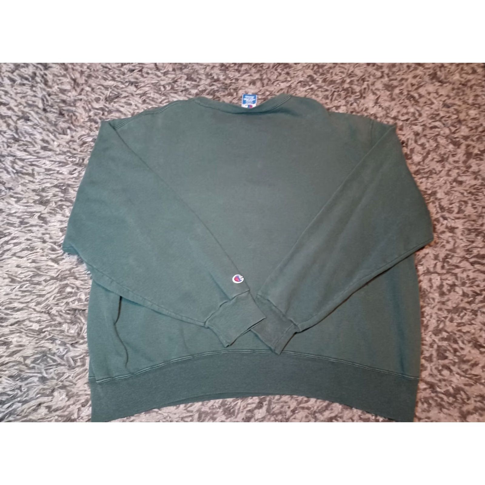 Champion VINTAGE Champion Embroidered Crewneck Spellout Large Green Sweatshirt Faded Sweatshirt 26 in wide 26 in long Mens Size US L / EU 52-54 / 3 - 5 Thumbnail