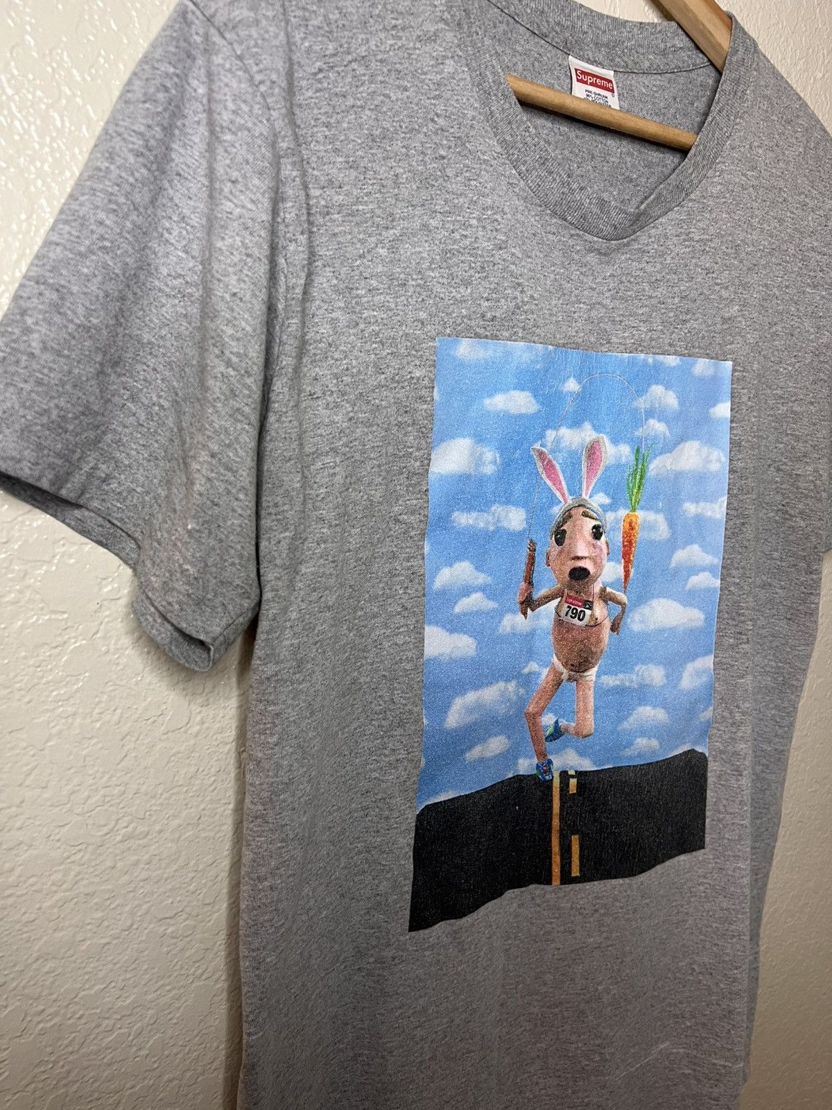Supreme 2017 Supreme Mike Hill Runner Tee Size Medium Size US M / EU 48-50 / 2 - 6 Thumbnail