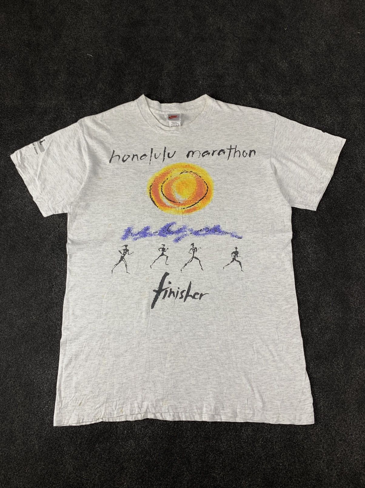 Vintage Vintage 1993 Nike Honolulu Marathon Finisher Tee Size US M / EU 48-50 / 2 - 1 Thumbnail