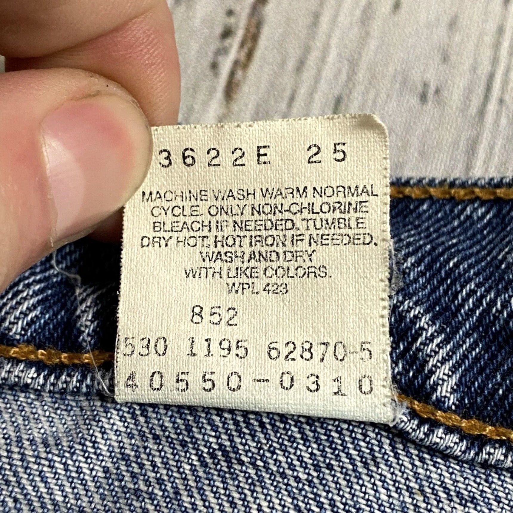Levi's VINTAGE Levi's 550 Jeans Men 40x30 Relaxed Fit Tapered Leg Blue 90s Denim Distressed Size US 40 / EU 56 - 5 Thumbnail