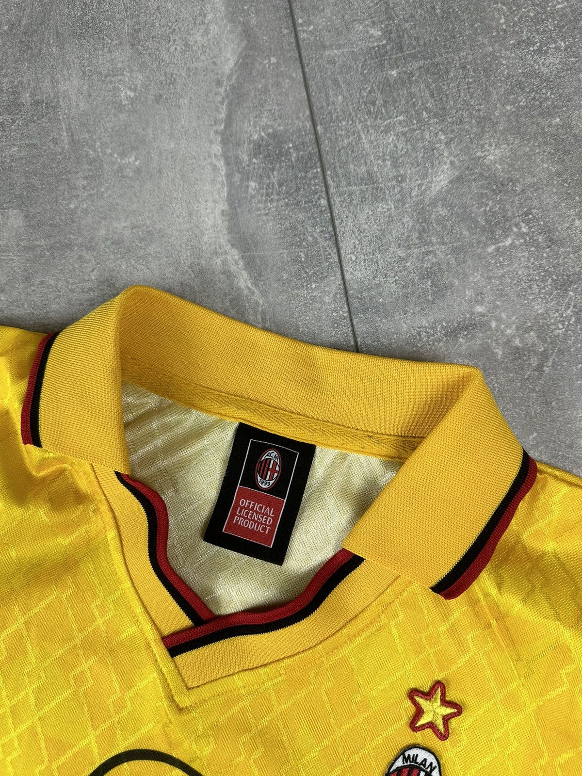 Other AC Milan Historical Third Retro 1995/96 Soccer Jersey Size US M / EU 48-50 / 2 - 4 Thumbnail