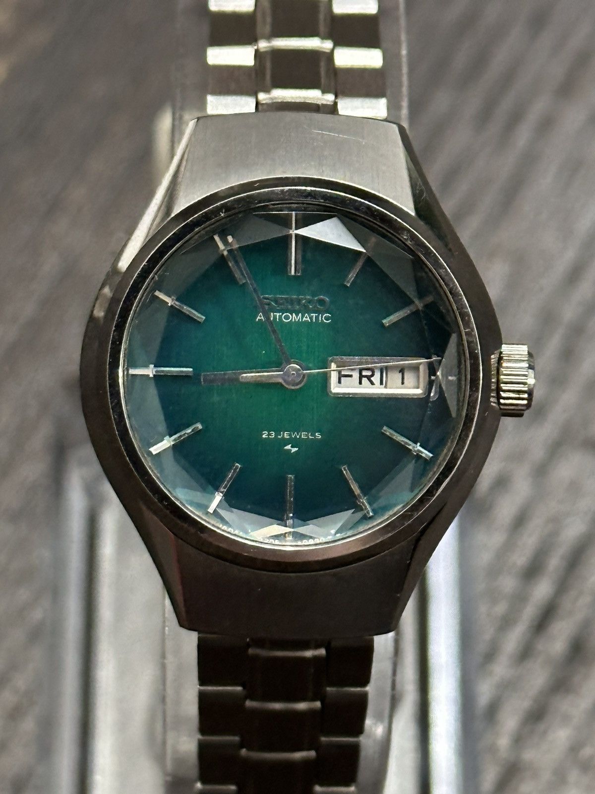 Seiko 1976 Seiko Diamond-Cut Crystal Rarest Green Dial Watch Size ONE SIZE - 4 Thumbnail