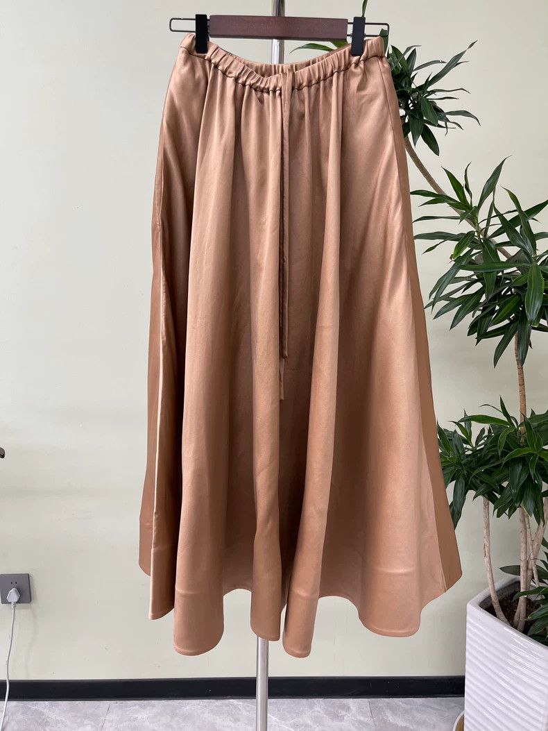 Valentino Valentino Solid mid-waisted pleated casual maxi skirt Size S / US 4 / IT 40 - 1 Thumbnail