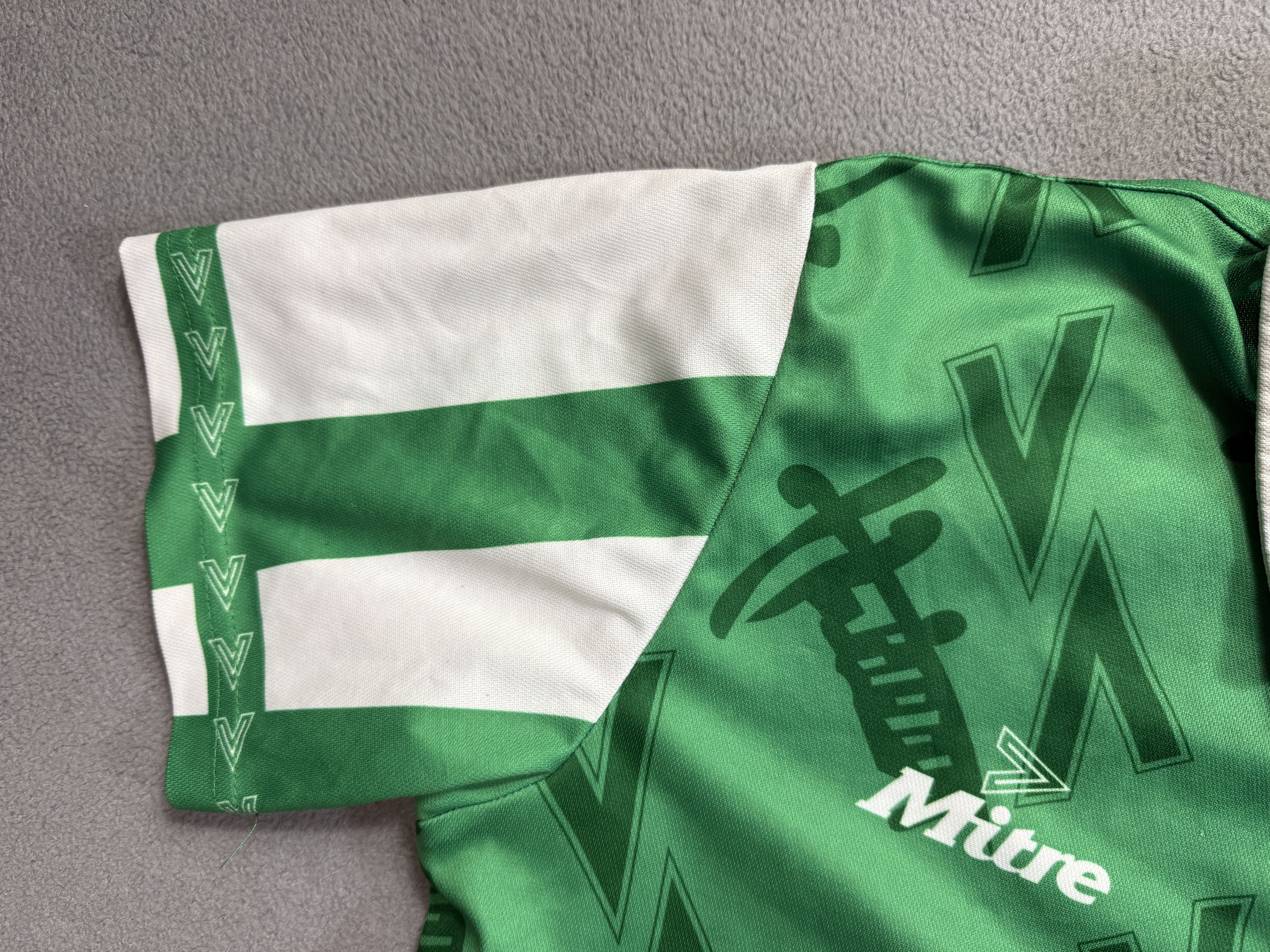 Vintage Mitre Hibernian Home jersey Green football shirt mens size S Size US S / EU 44-46 / 1 - 5 Thumbnail