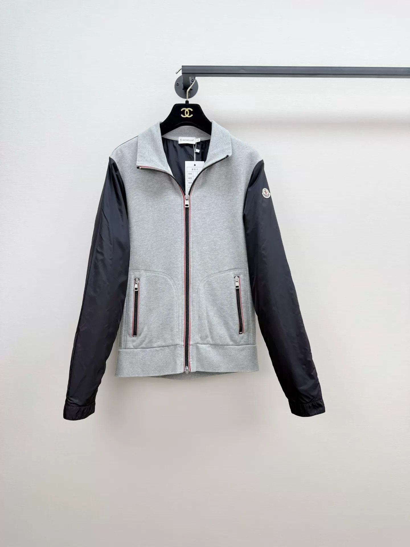 Moncler Moncler colorblocked jacket S worn zipper flaw Size S / US 4 / IT 40 - 1 Thumbnail
