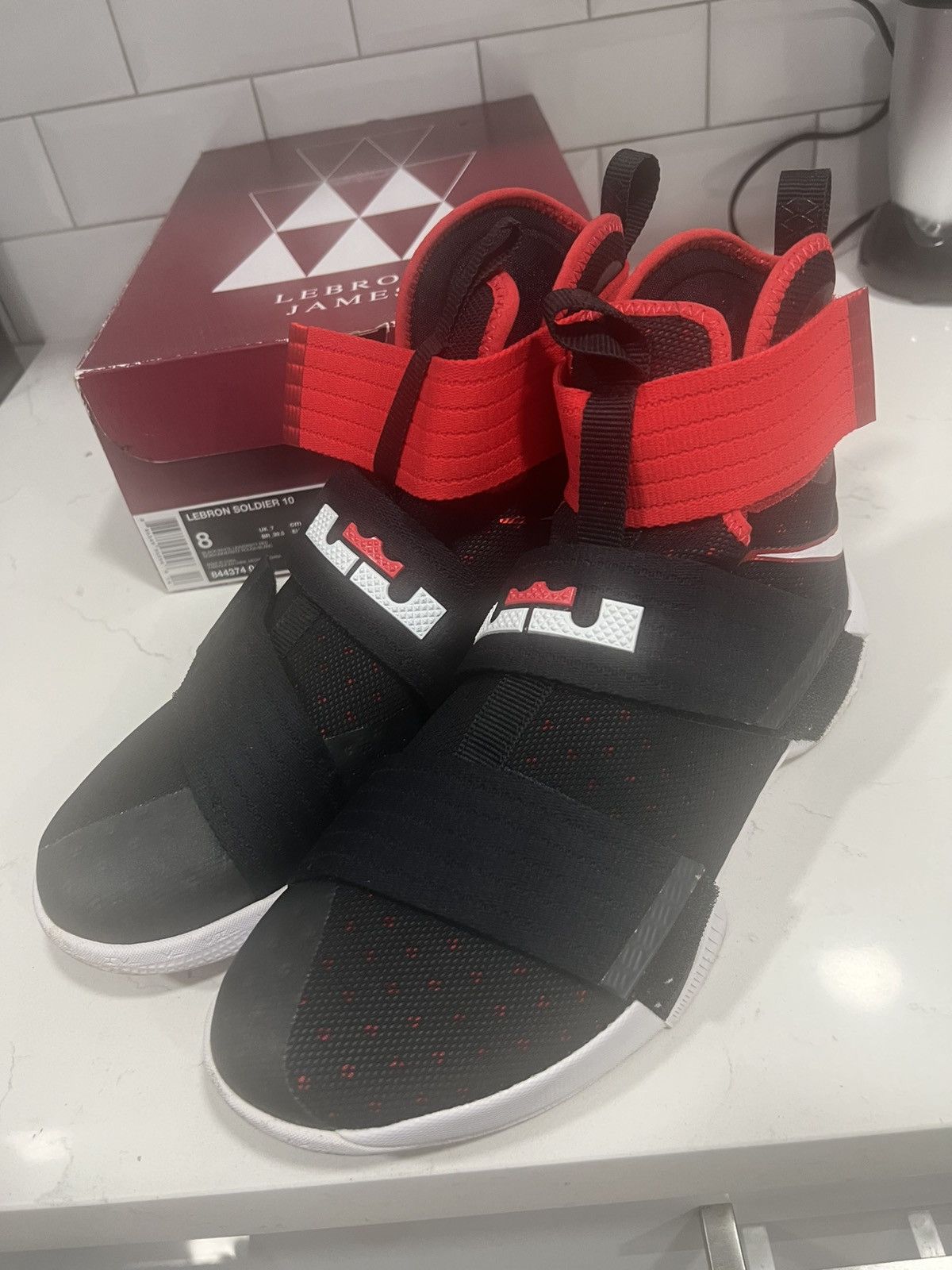 Nike Nike LeBron soldier 10 Size US 8 / EU 41 - 1 Thumbnail