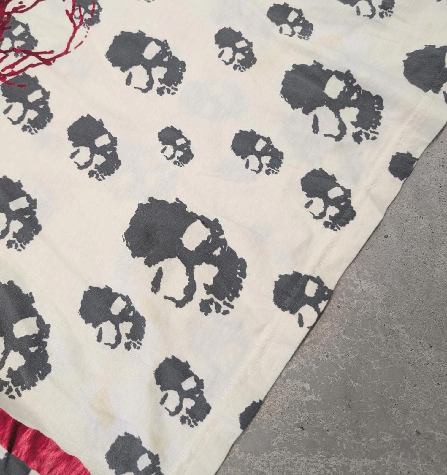 Paul Smith Y2K Smet Skulls Born on the street all over print t-shirt Size US L / EU 52-54 / 3 - 6 Thumbnail
