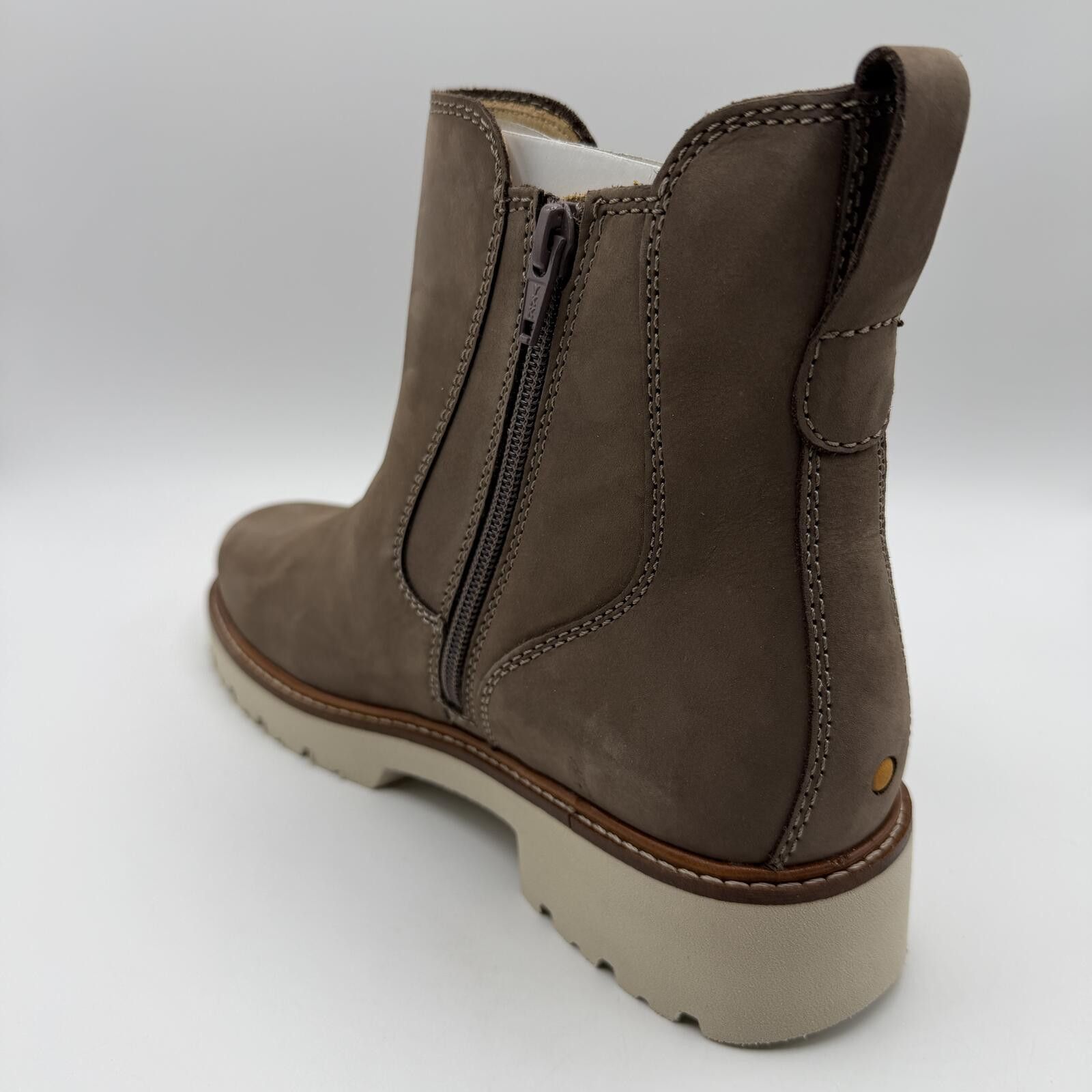 Samuel Hubbard Samuel Hubbard Made in Portugal Van Ness Chelsea Boot Nubuck Size US 7 / IT 37 - 9 Thumbnail