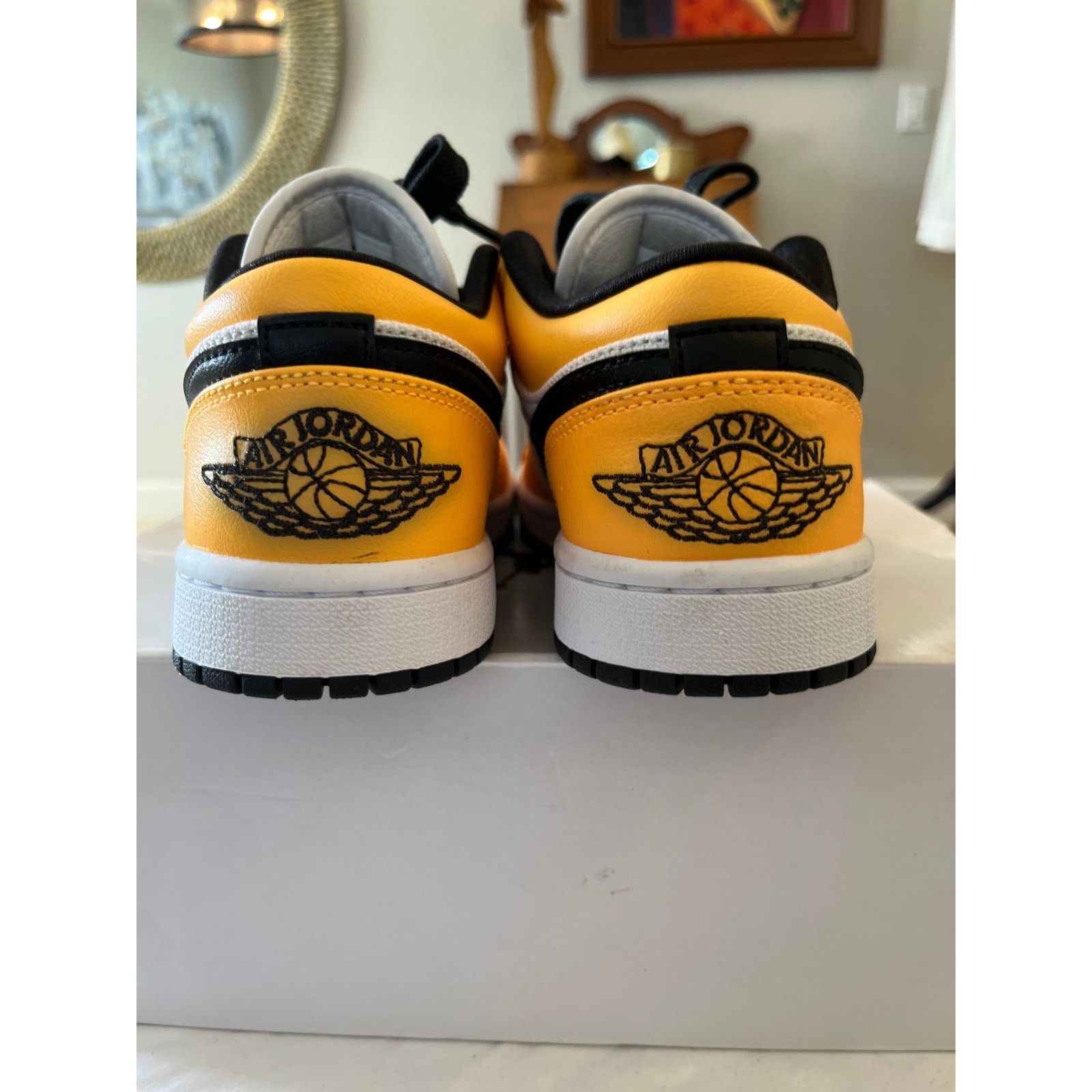 Nike Jordan 1 Low SE Laser Orange Womens 7 CZ4776-107 Size US 7 / IT 37 - 5 Thumbnail